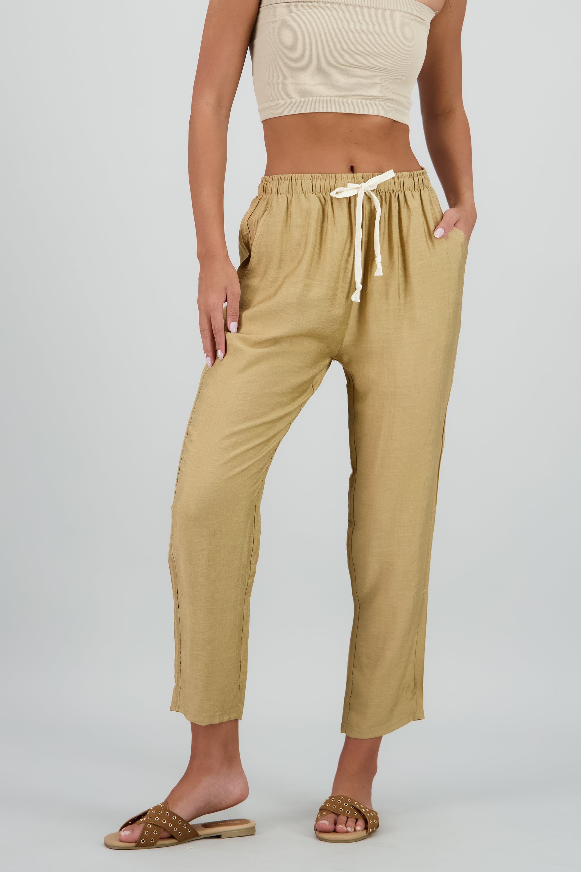 Pantalon liso detalle jareta CAFE