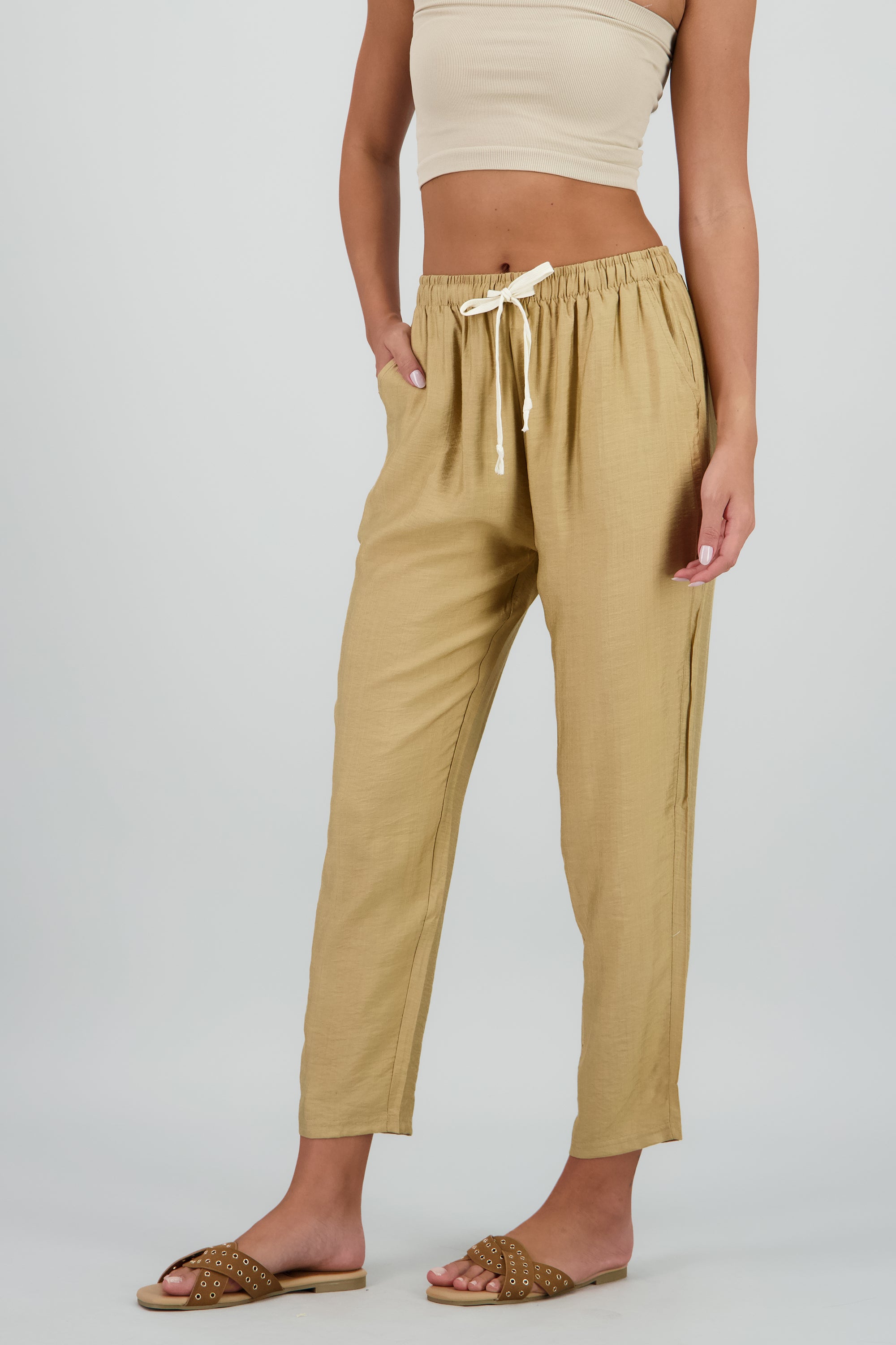 Pantalon liso detalle jareta CAFE