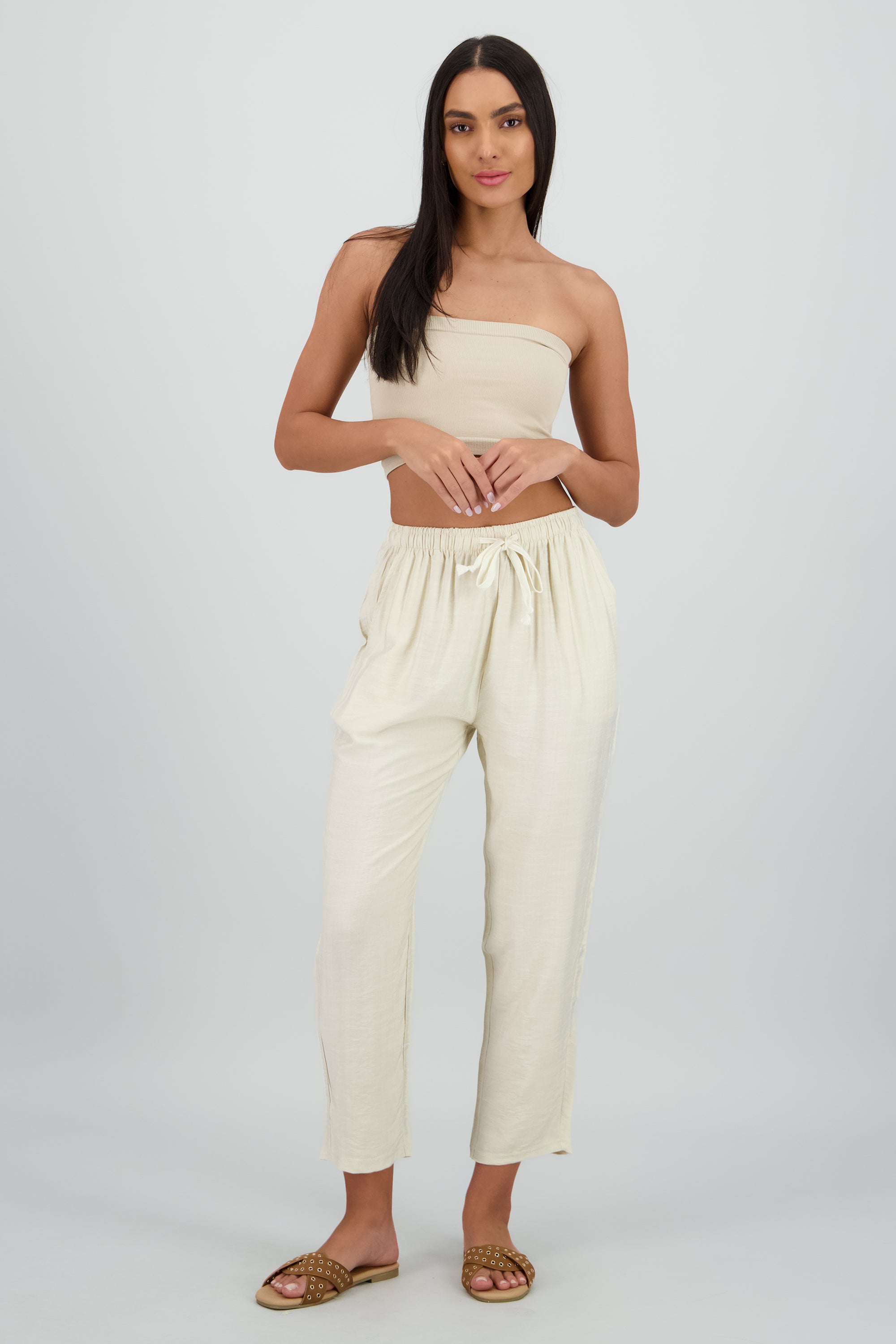 Pantalon liso detalle jareta KHAKI
