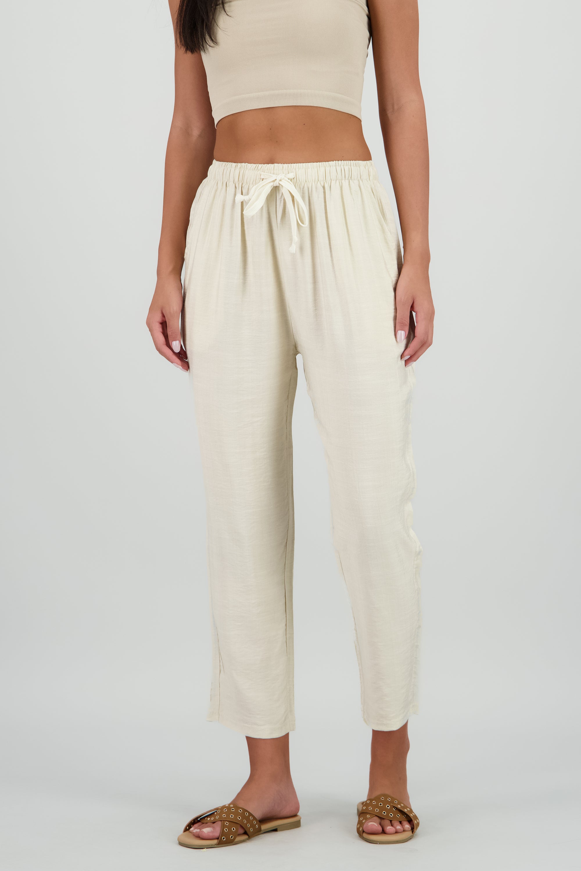 Pantalon liso detalle jareta KHAKI