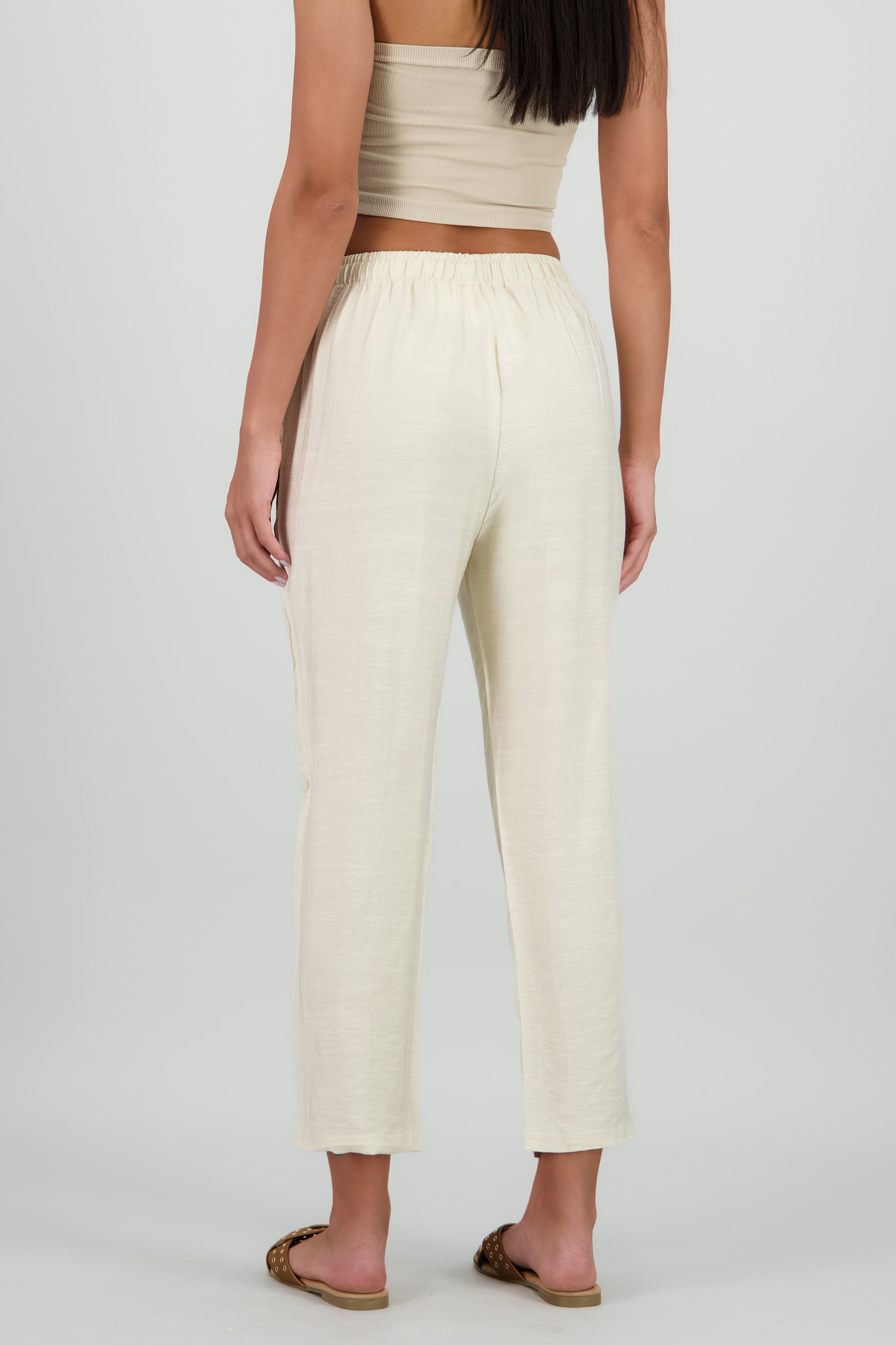 Pantalon liso detalle jareta KHAKI