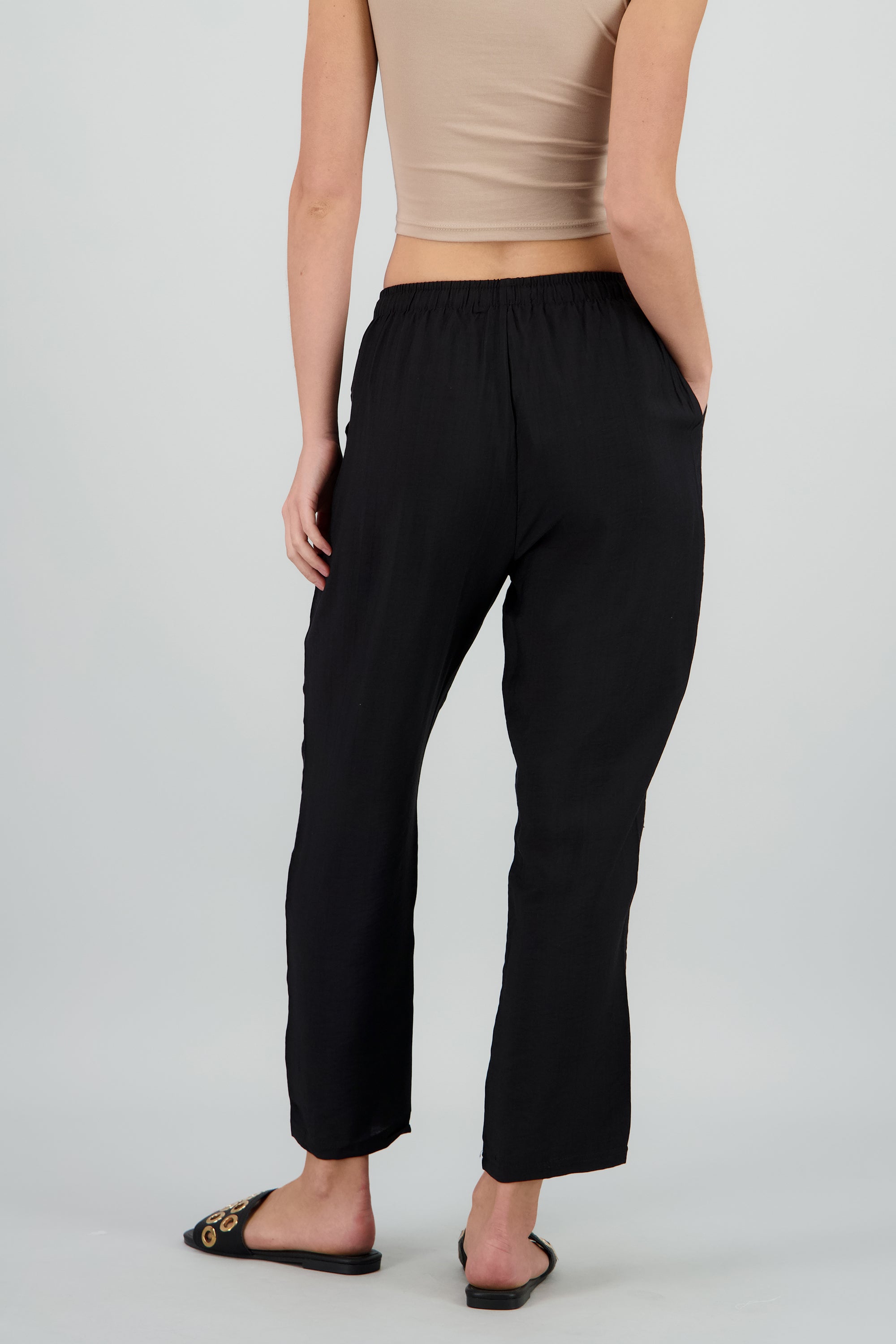 Pantalon liso detalle jareta NEGRO