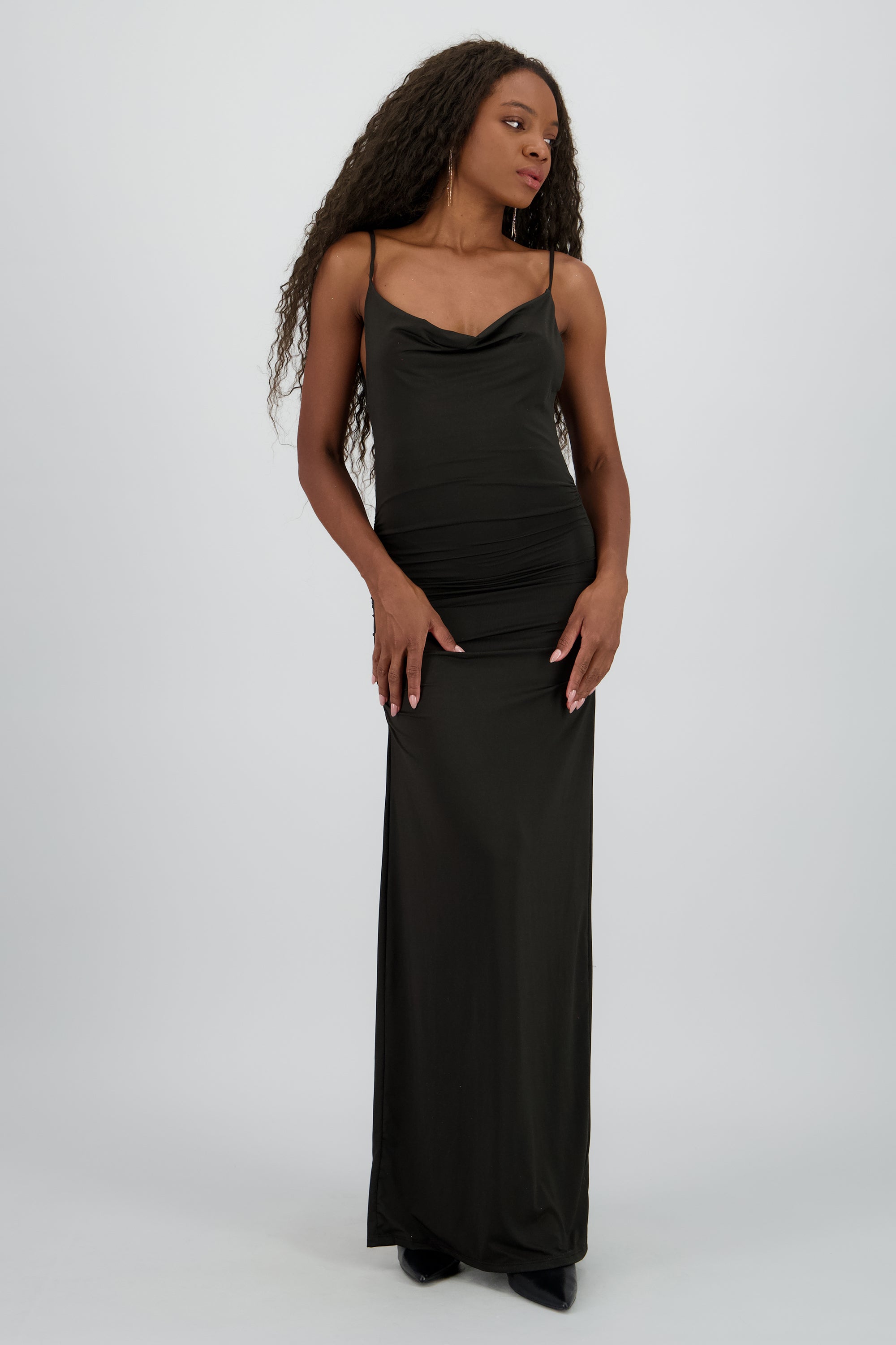 Vestido maxi plisado tirantes NEGRO