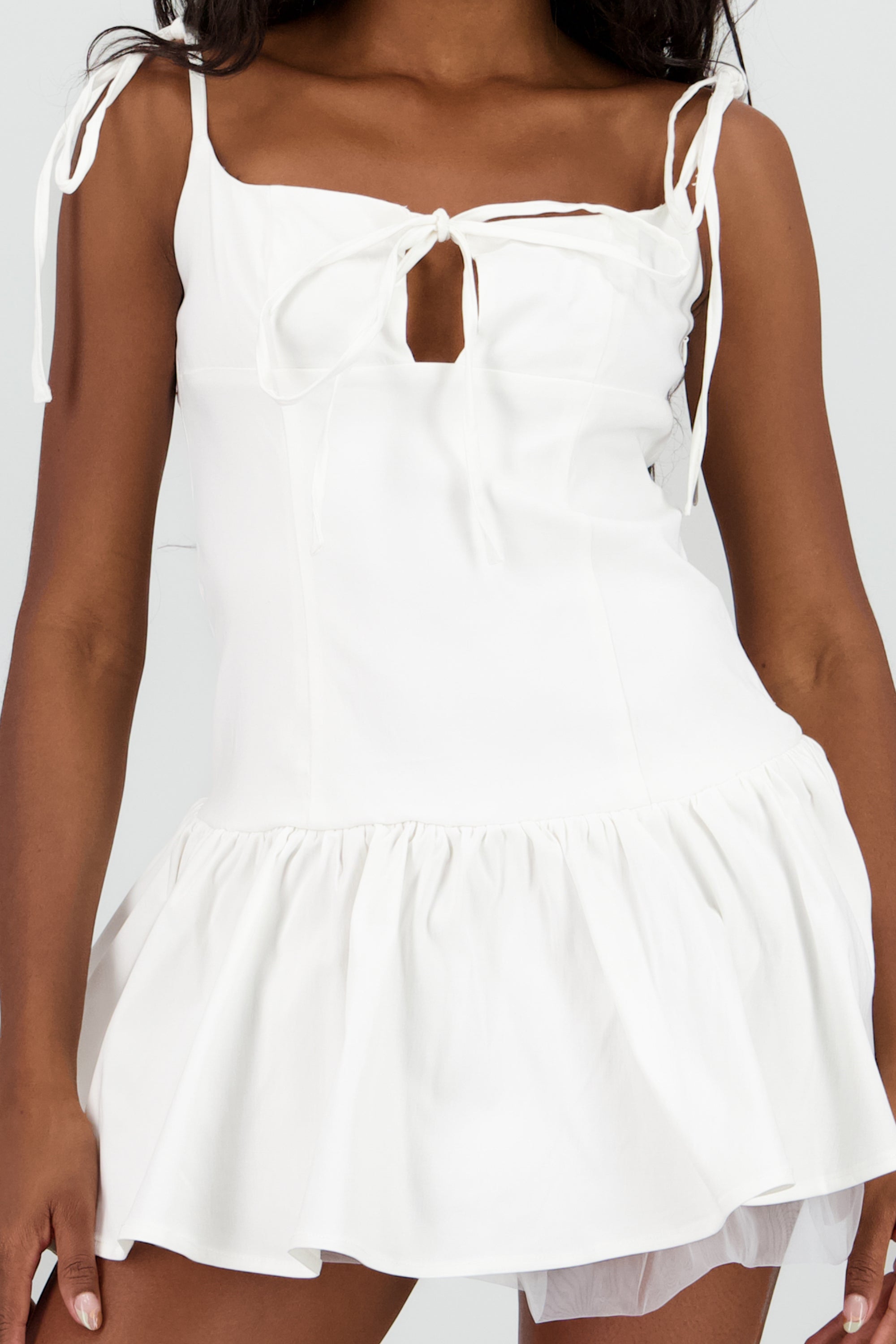 Vestido mini con detalle monoños hombros BLANCO