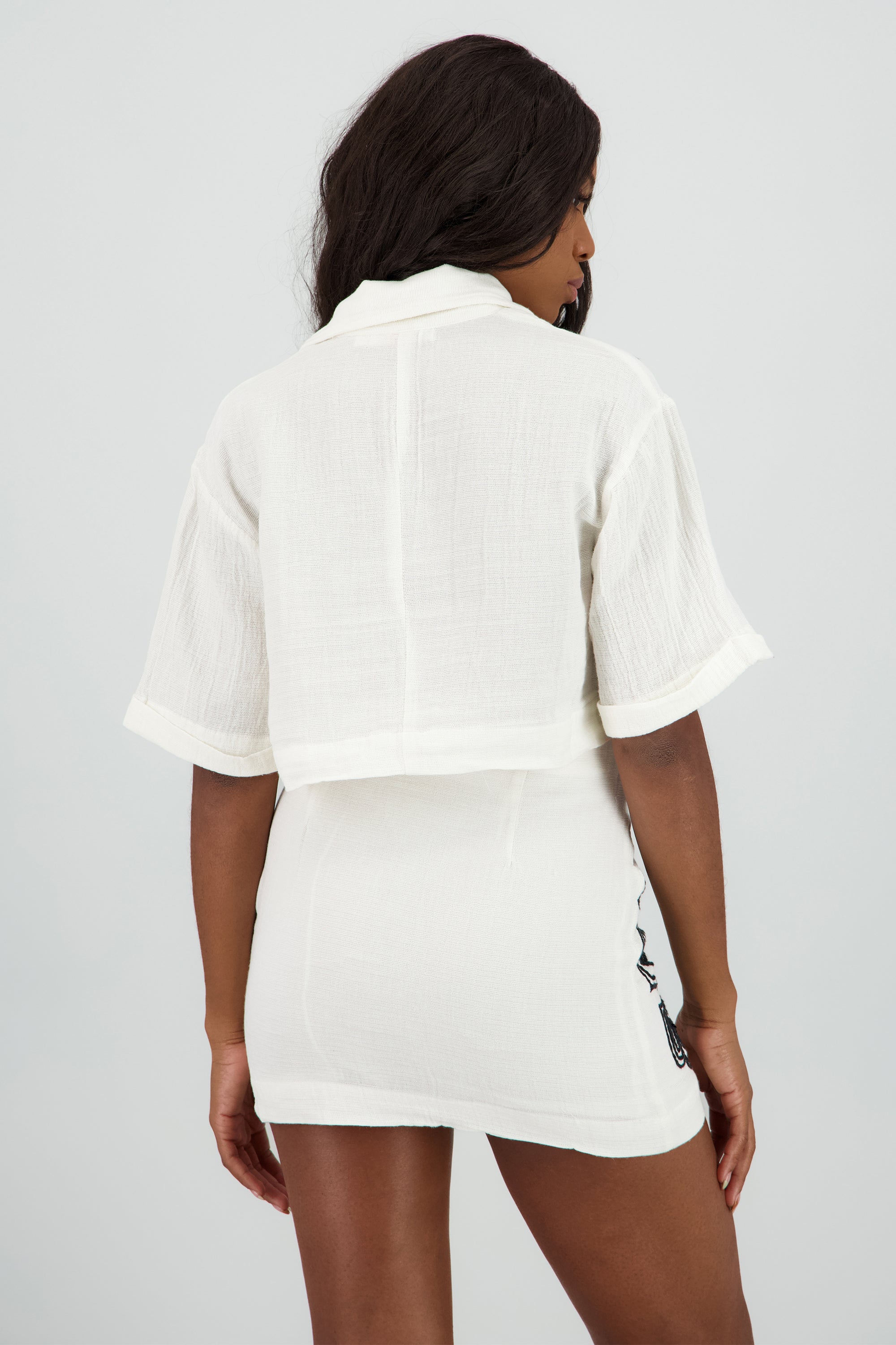 Camisa corta bordado NEGRO COMBO