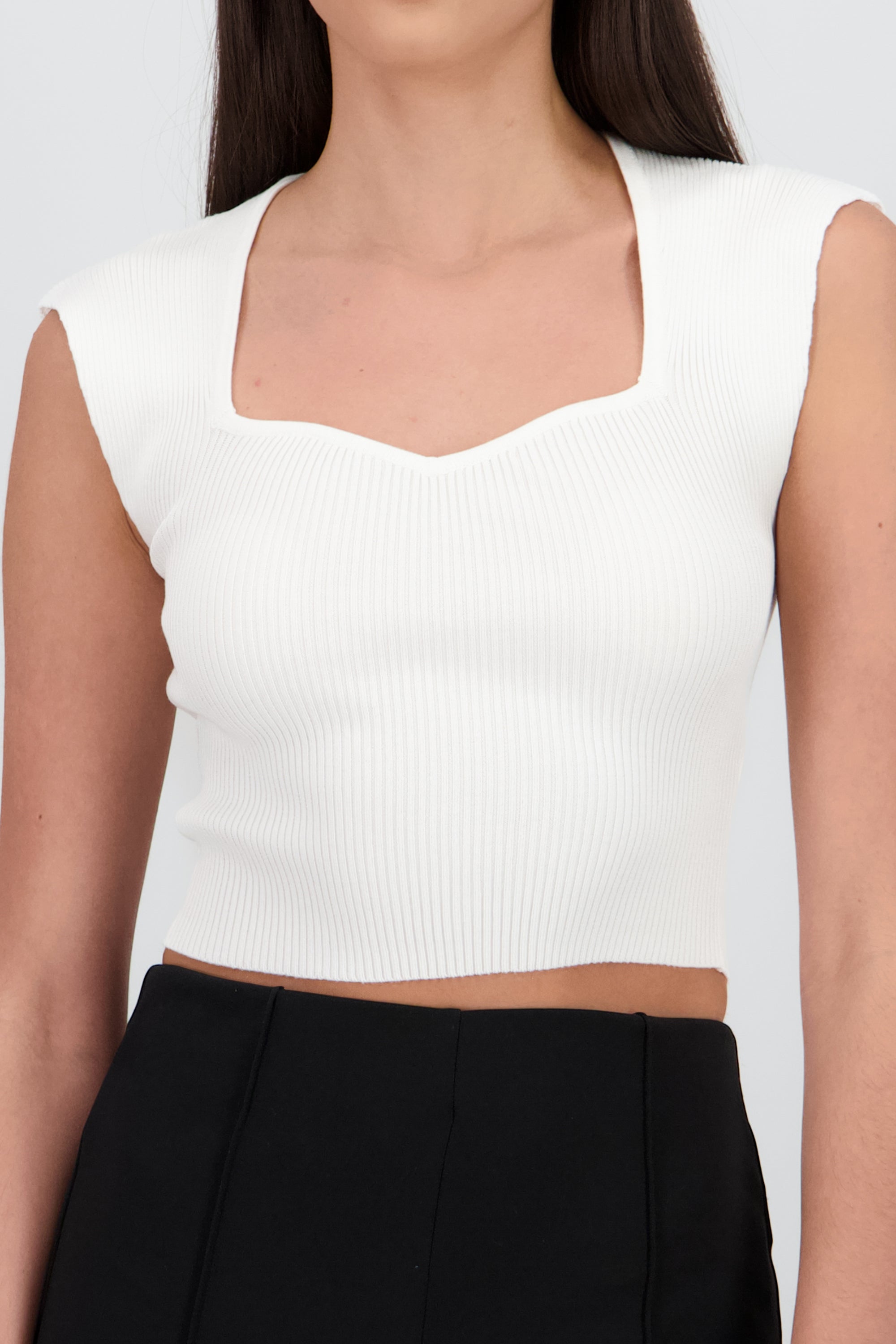 Top tejido manga corta escote corazon BLANCO