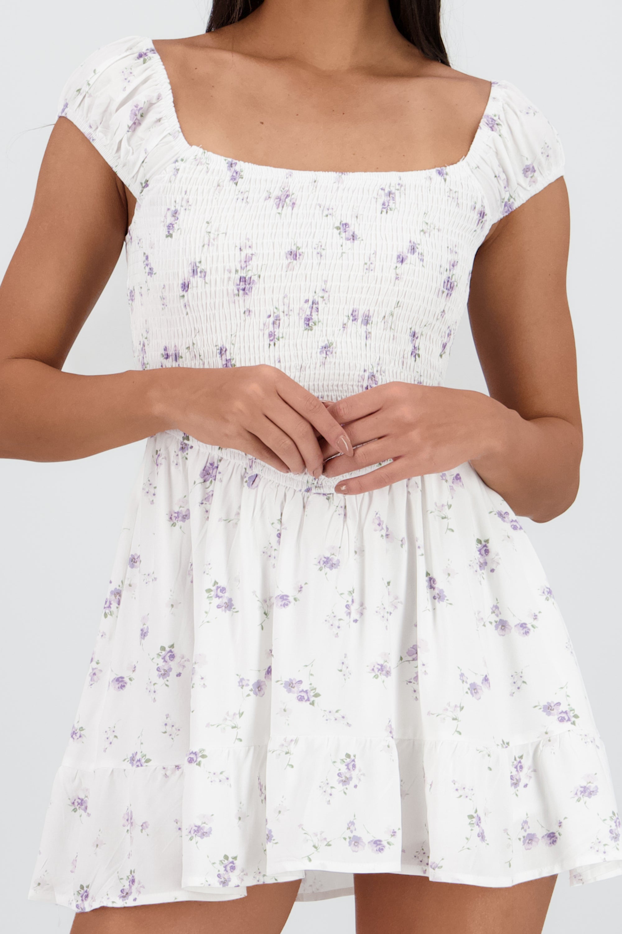 Vestido corto talle fruncido flores forro short BLANCO COMBO
