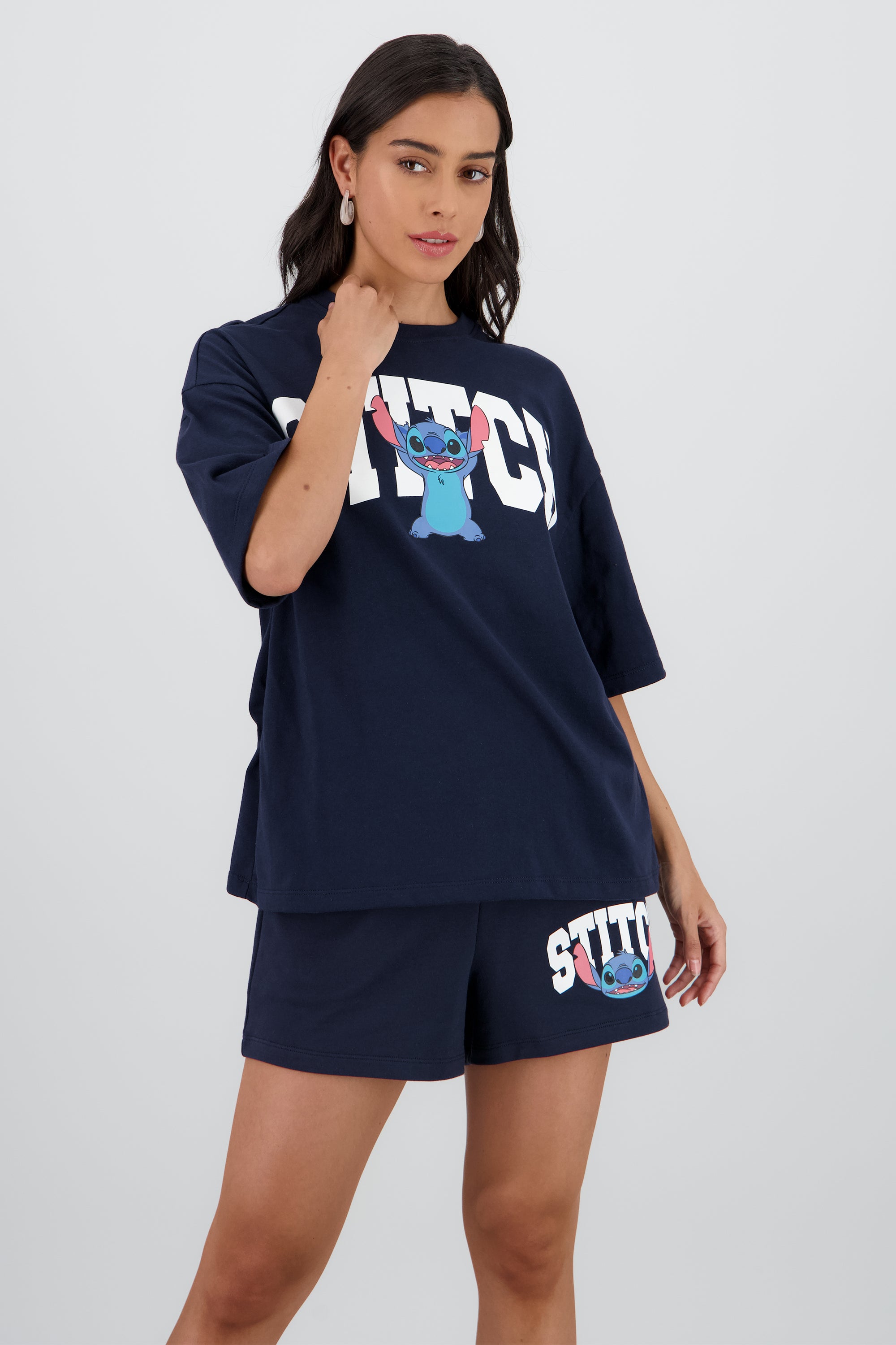 Playera over Stitch letras MARINO