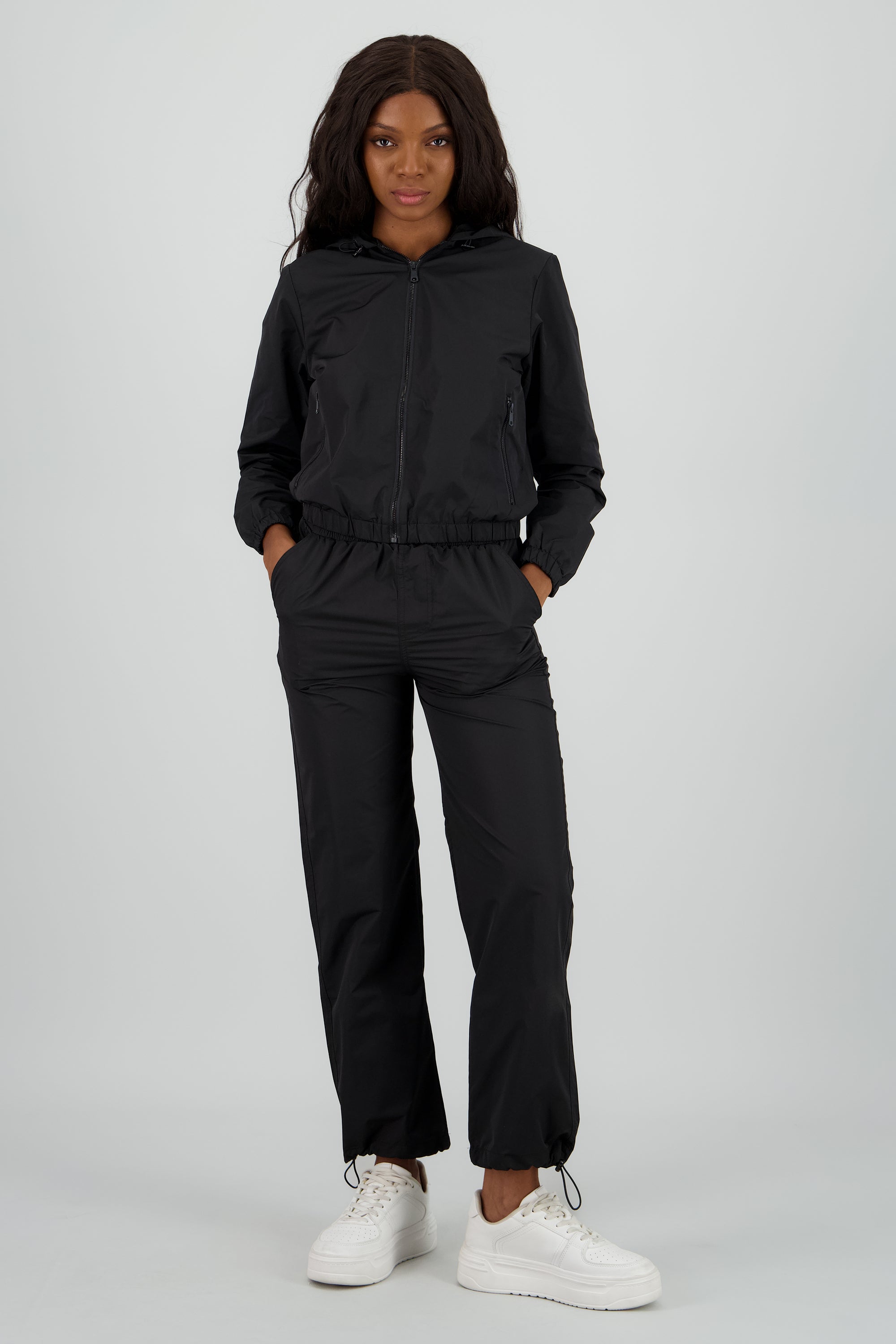 Pantalon jogger liso NEGRO