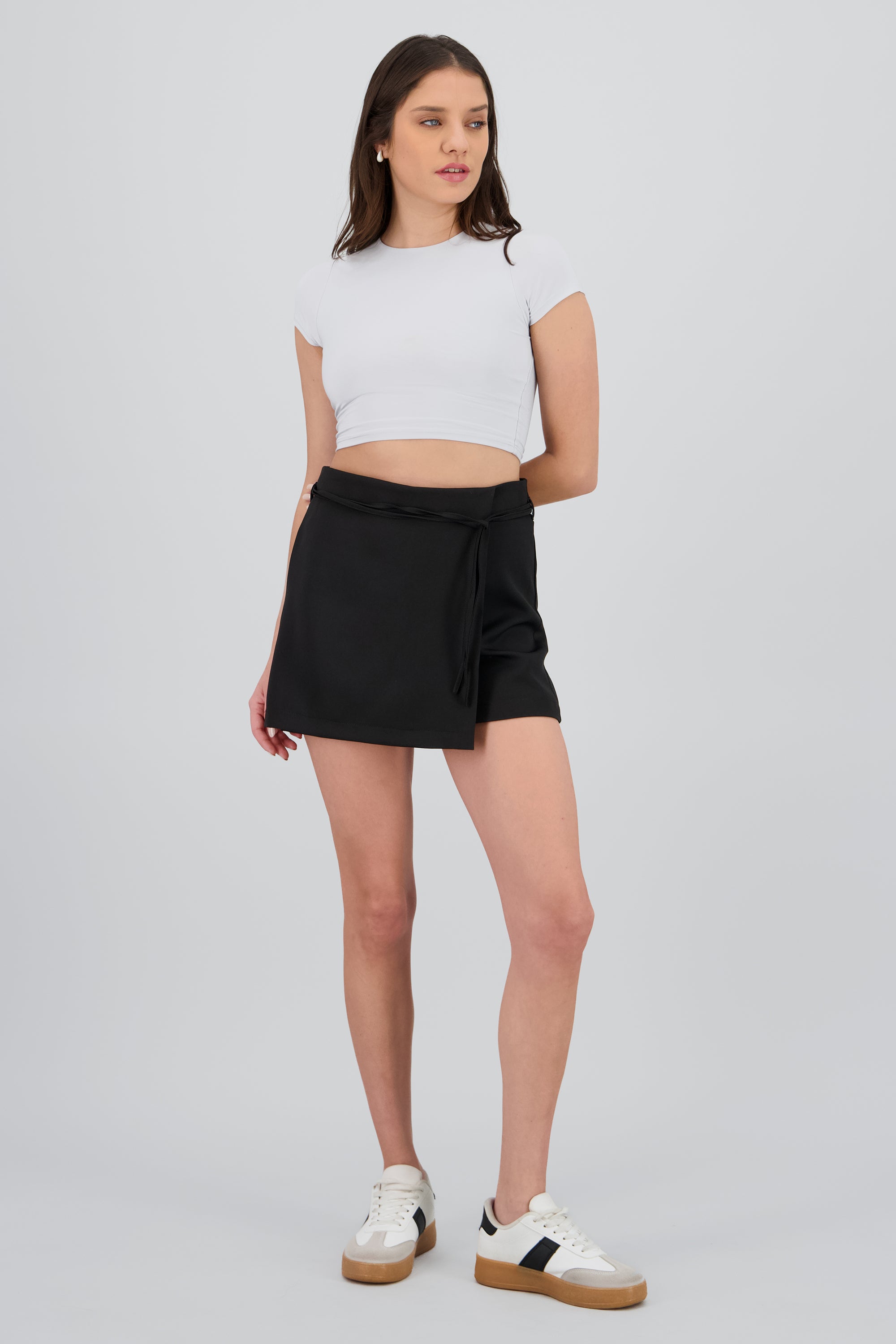Falda short cruzada lazo NEGRO