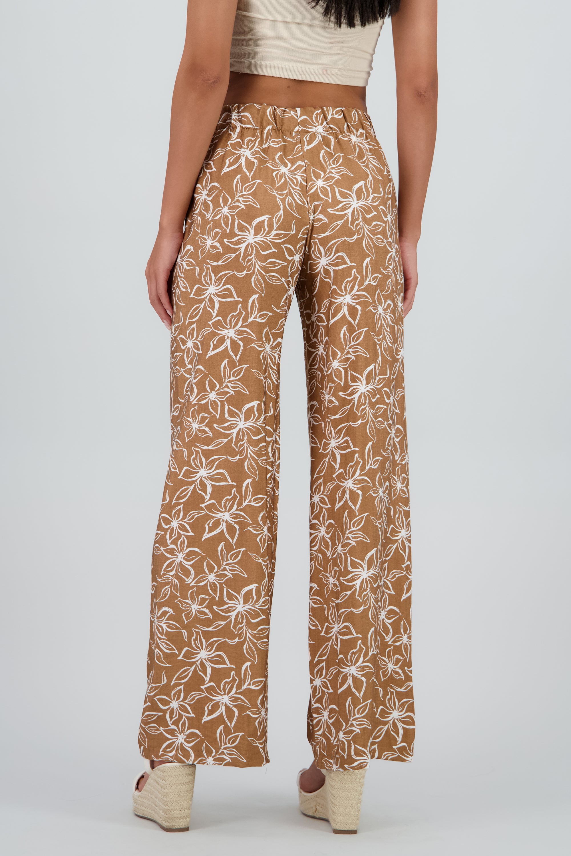 Pantalon wide leg detalle resorte estampado flores CAFE COMBO