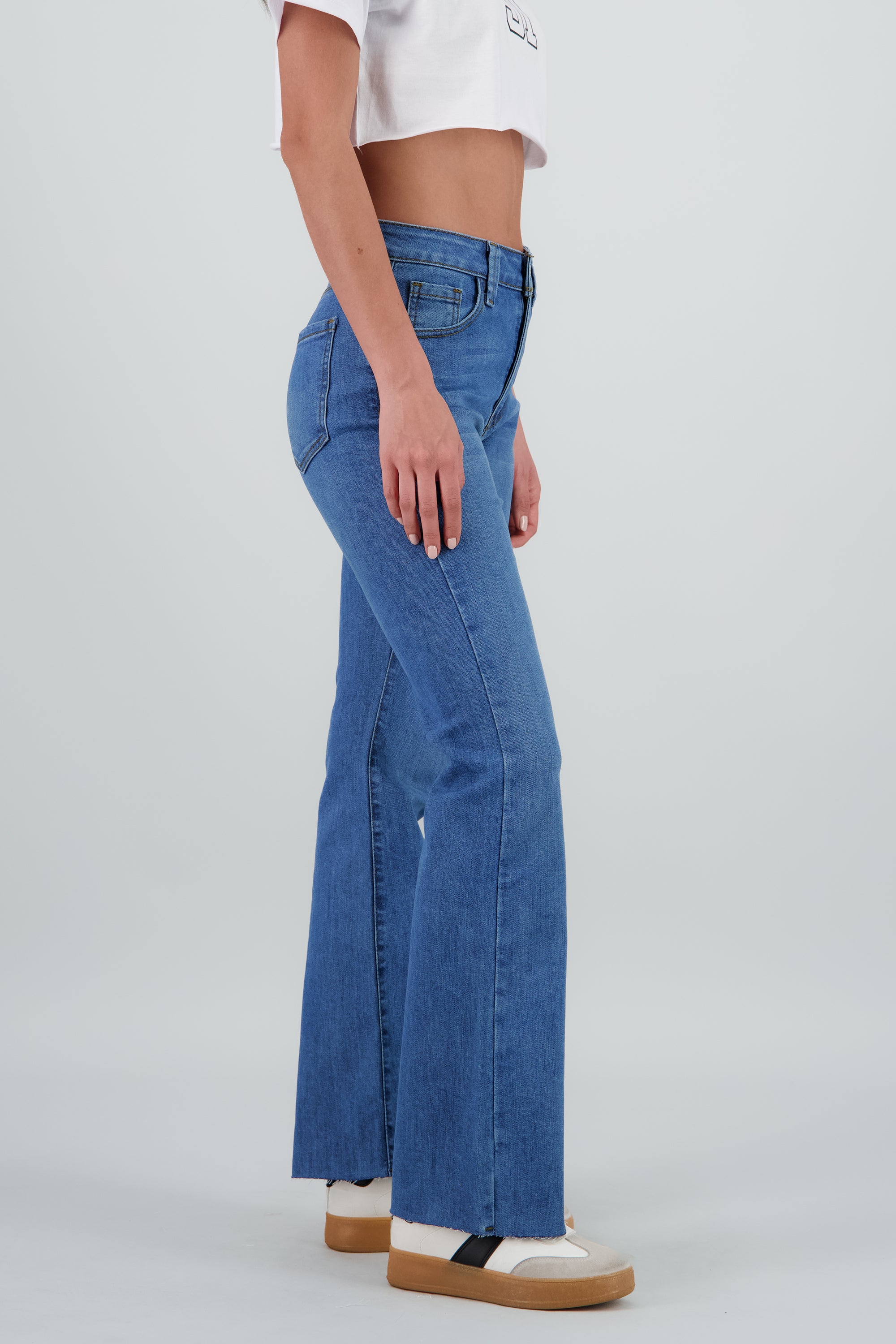 Jeans flare al corte MEDIUM WASH
