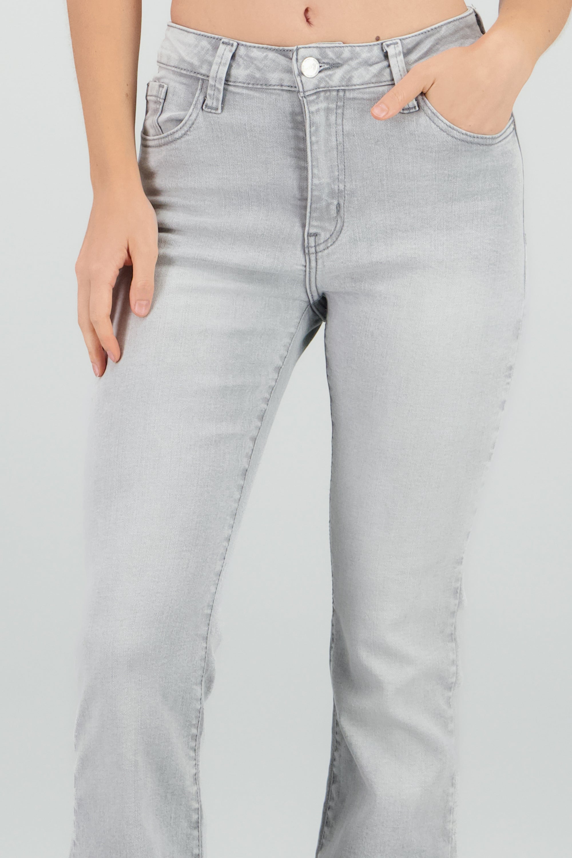 Jeans flare al corte GRIS CLARO