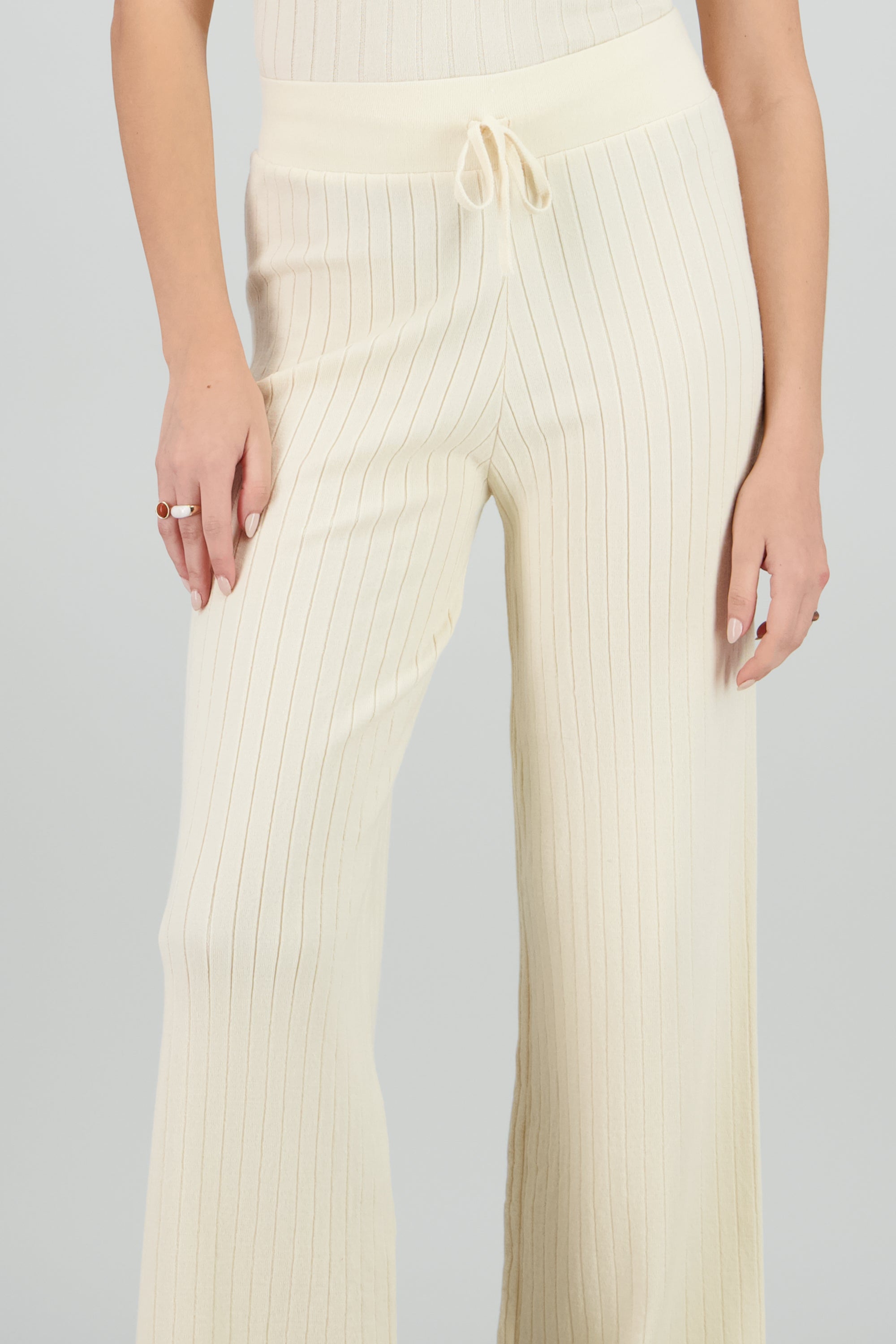 Pantalon tejido acanalado HUESO