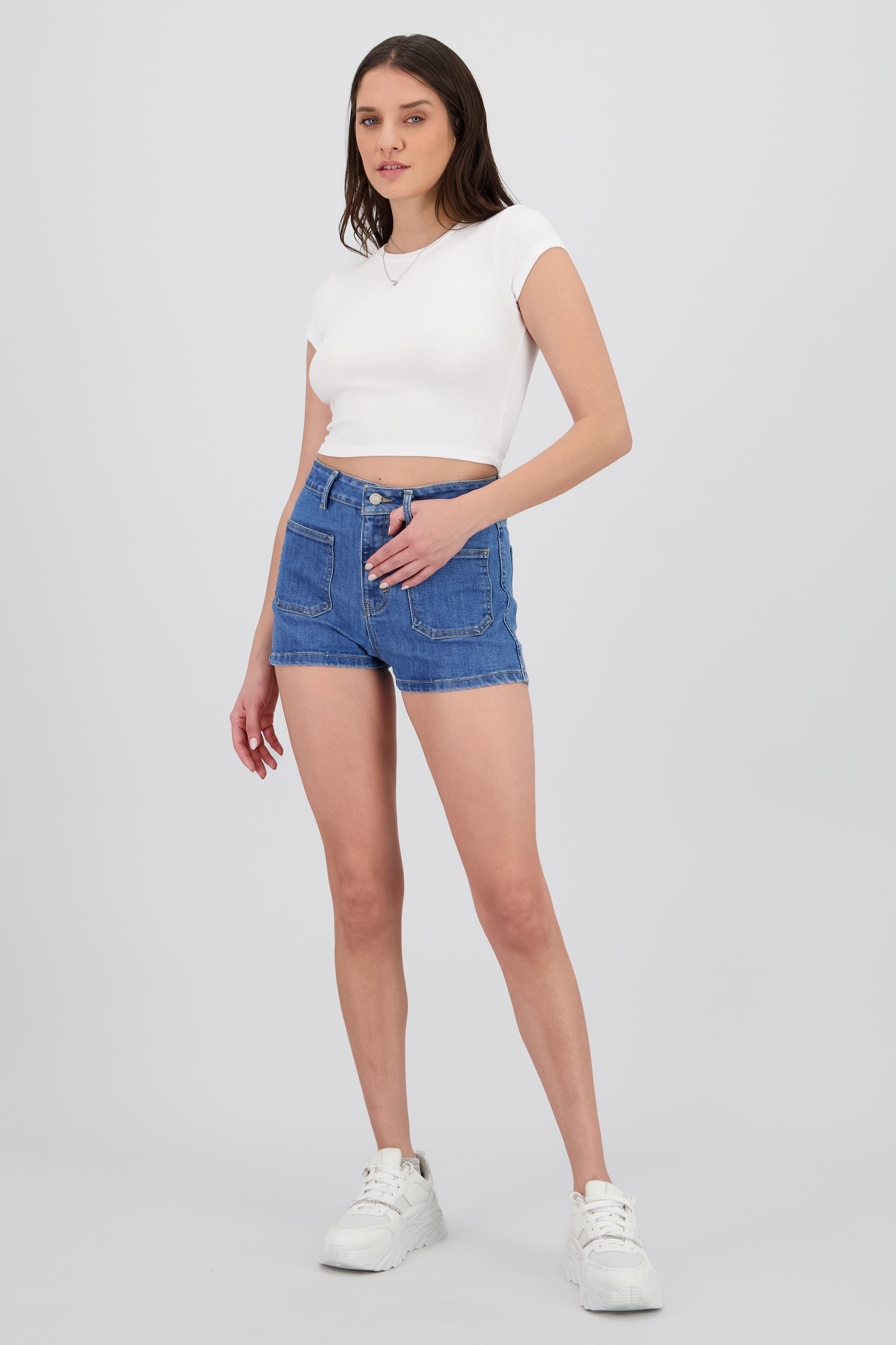 Mini short bolsas delanteras MEDIUM WASH