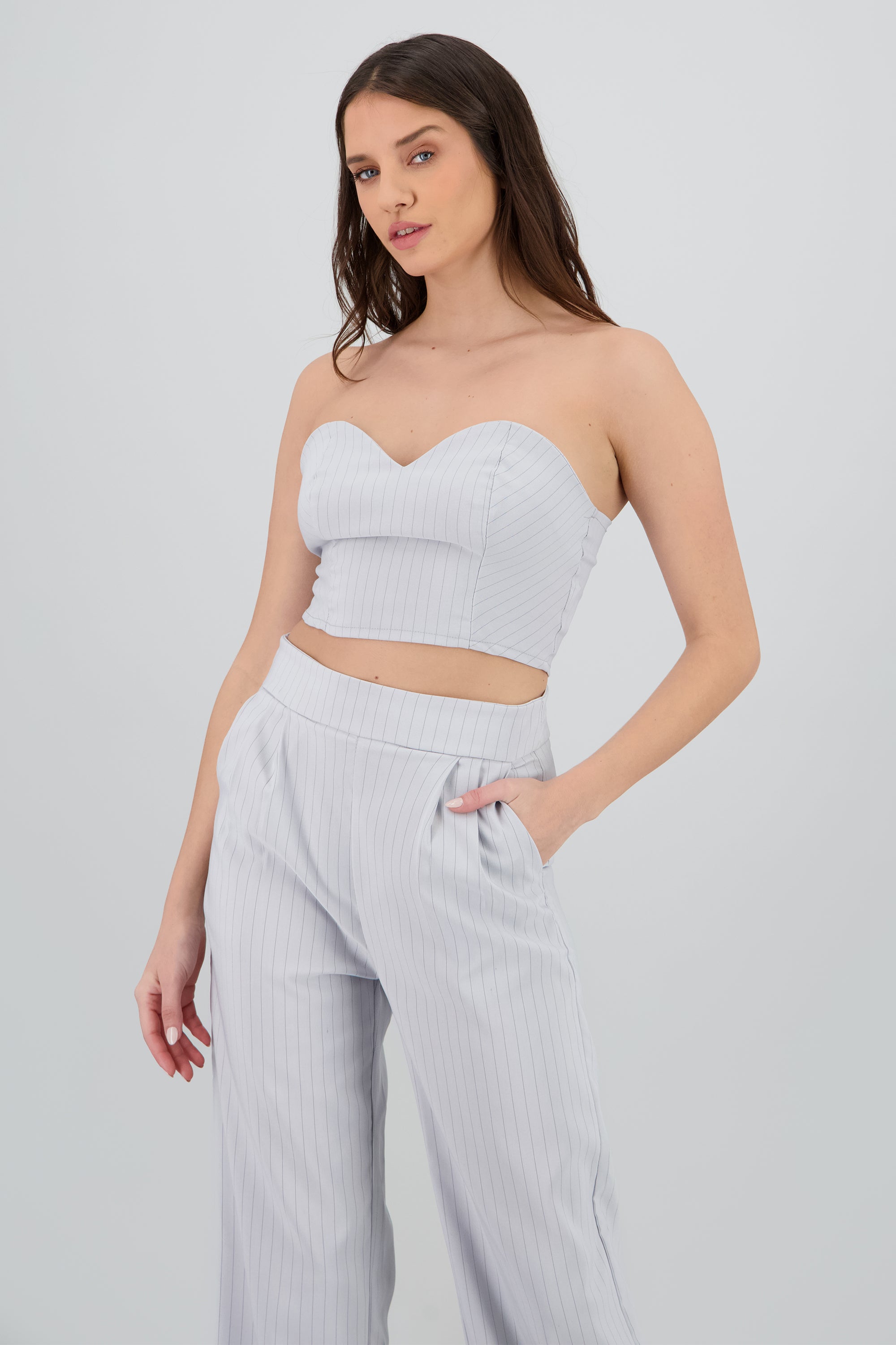 Top crop escote corazon rayas GRIS CLARO