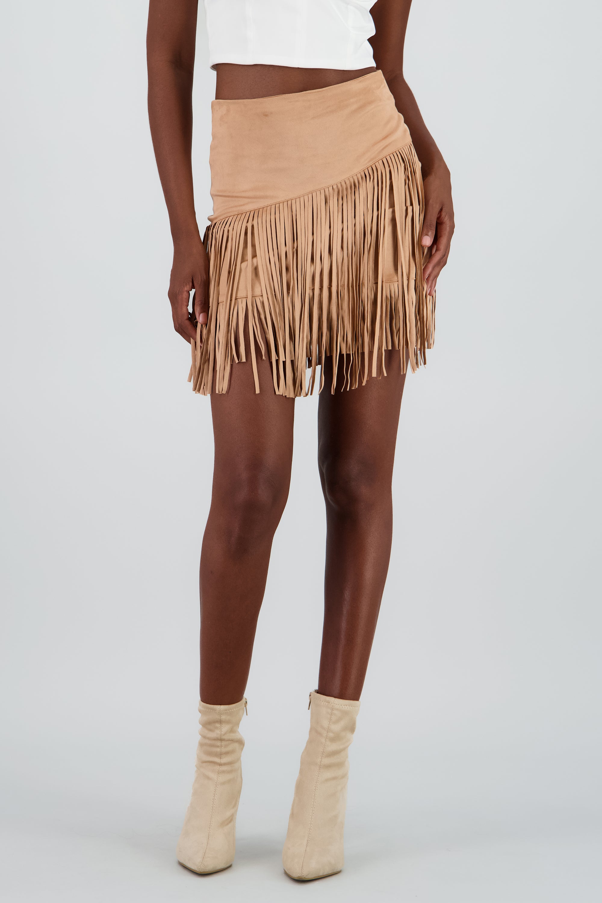Falda tipo suede con flecos CAFE