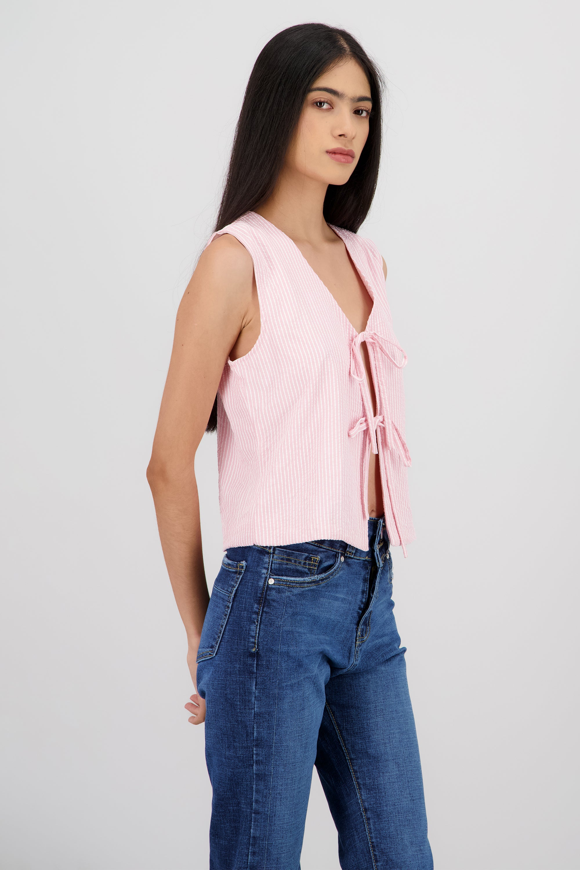 Blusa cuello v detalle moños rayas ROSA COMBO