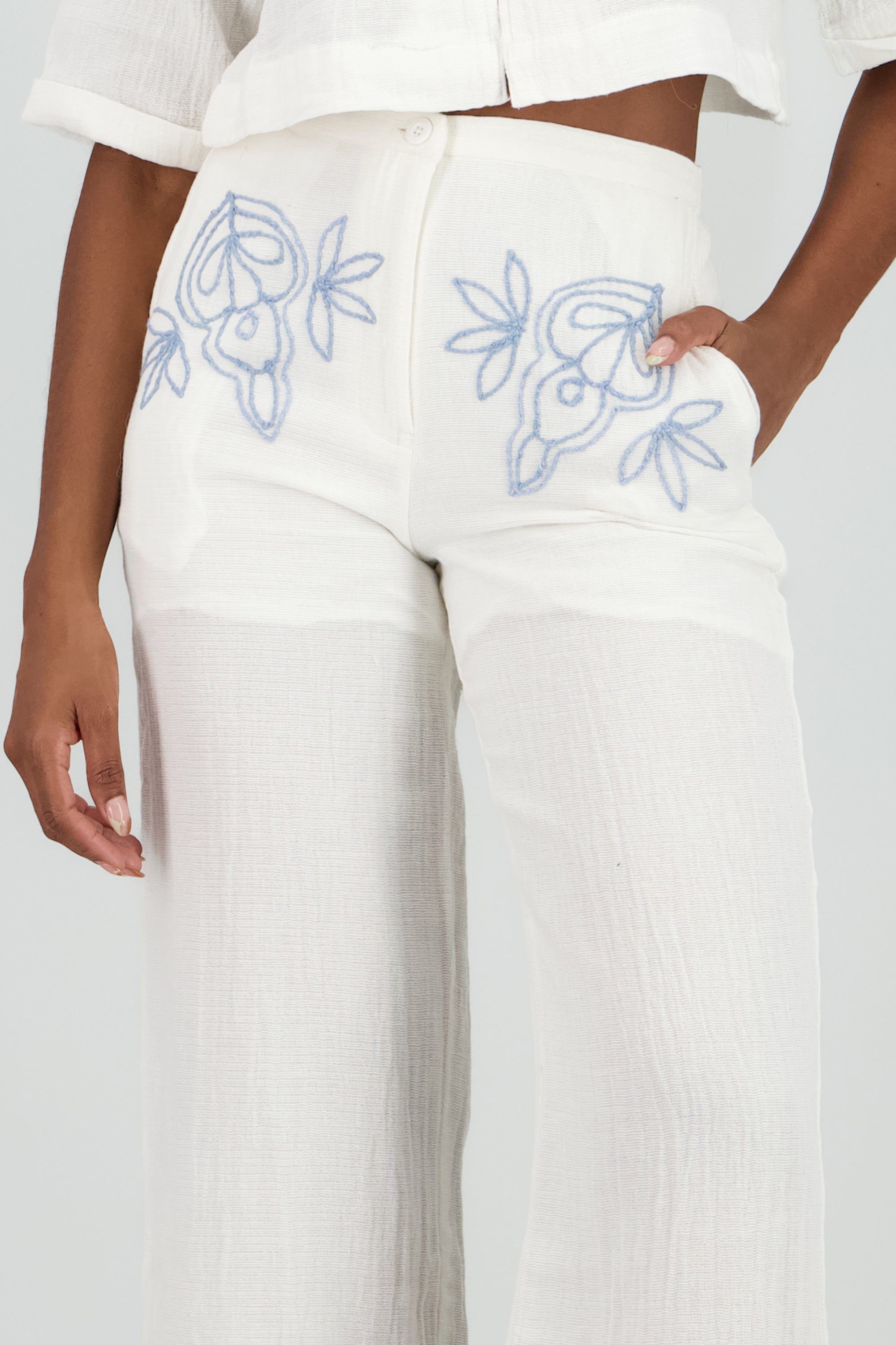 Pantalon detalle bordado AZUL COMBO