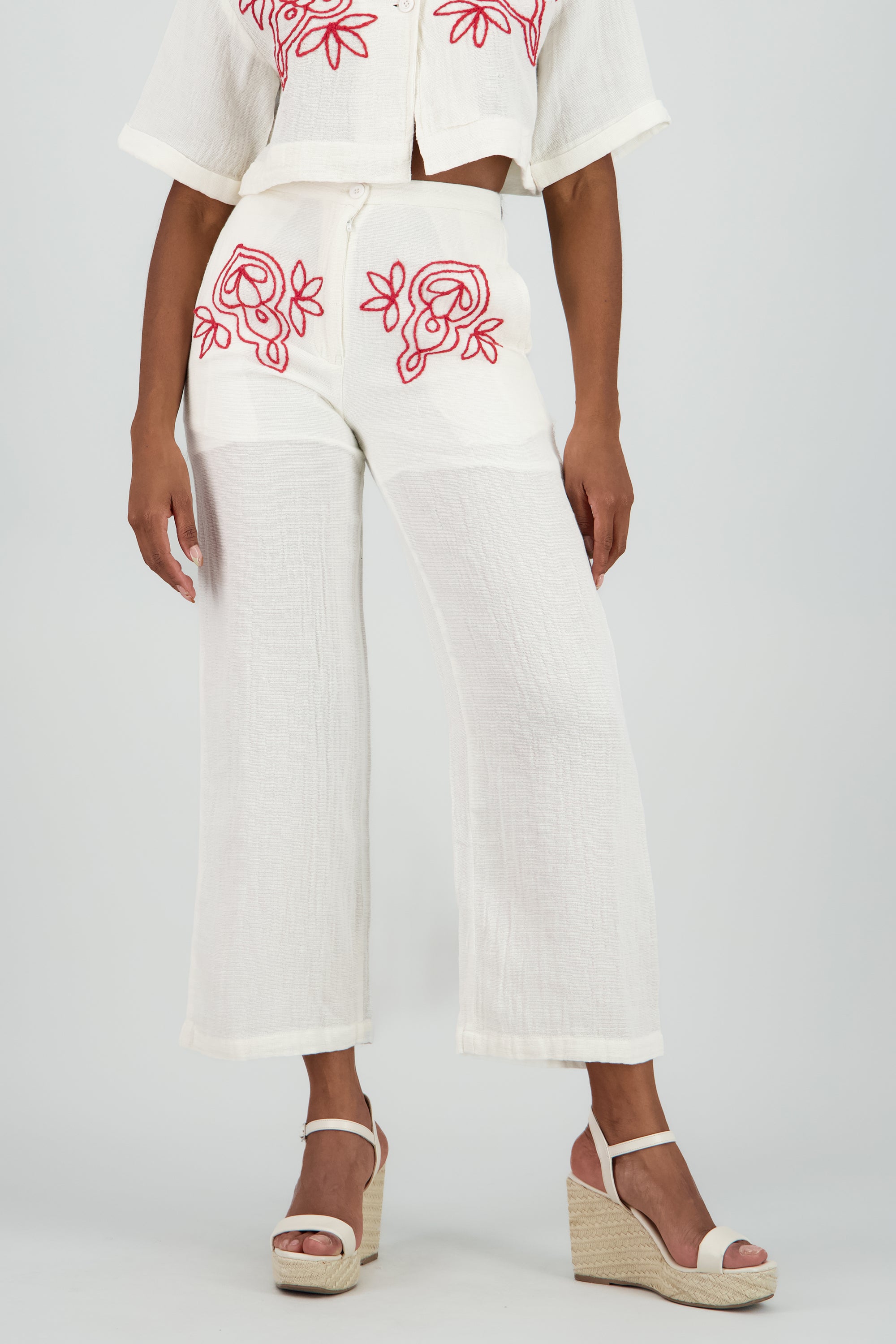 Pantalon detalle bordado ROJO COMBO