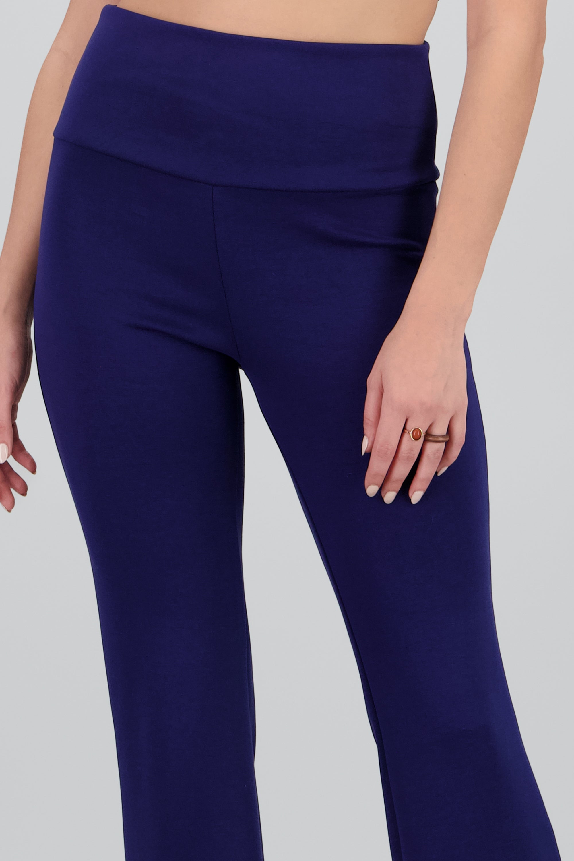 Pantalon flare liso detalle dobles AZUL