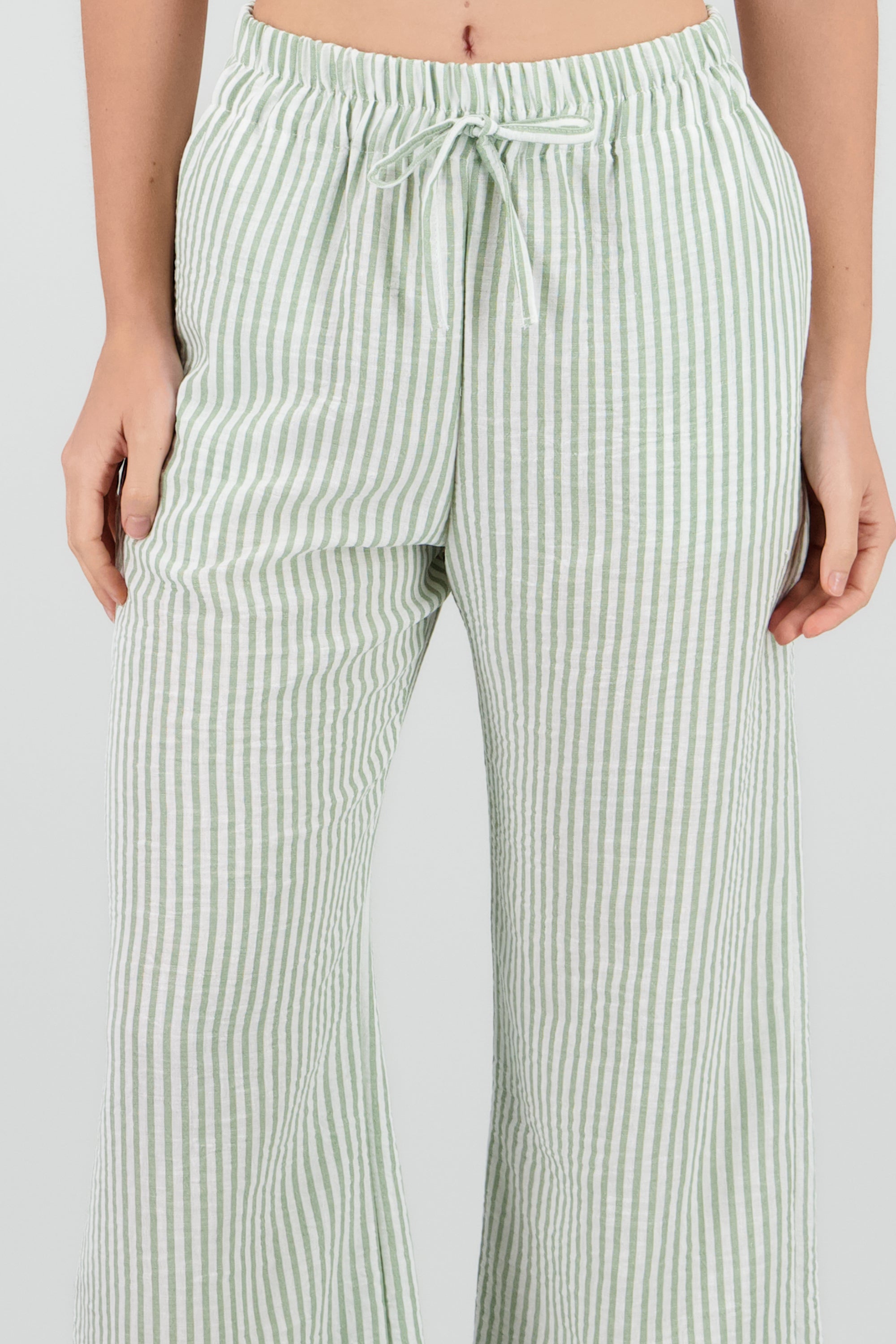 Pantalon fluido estampado rayas VERDE COMBO