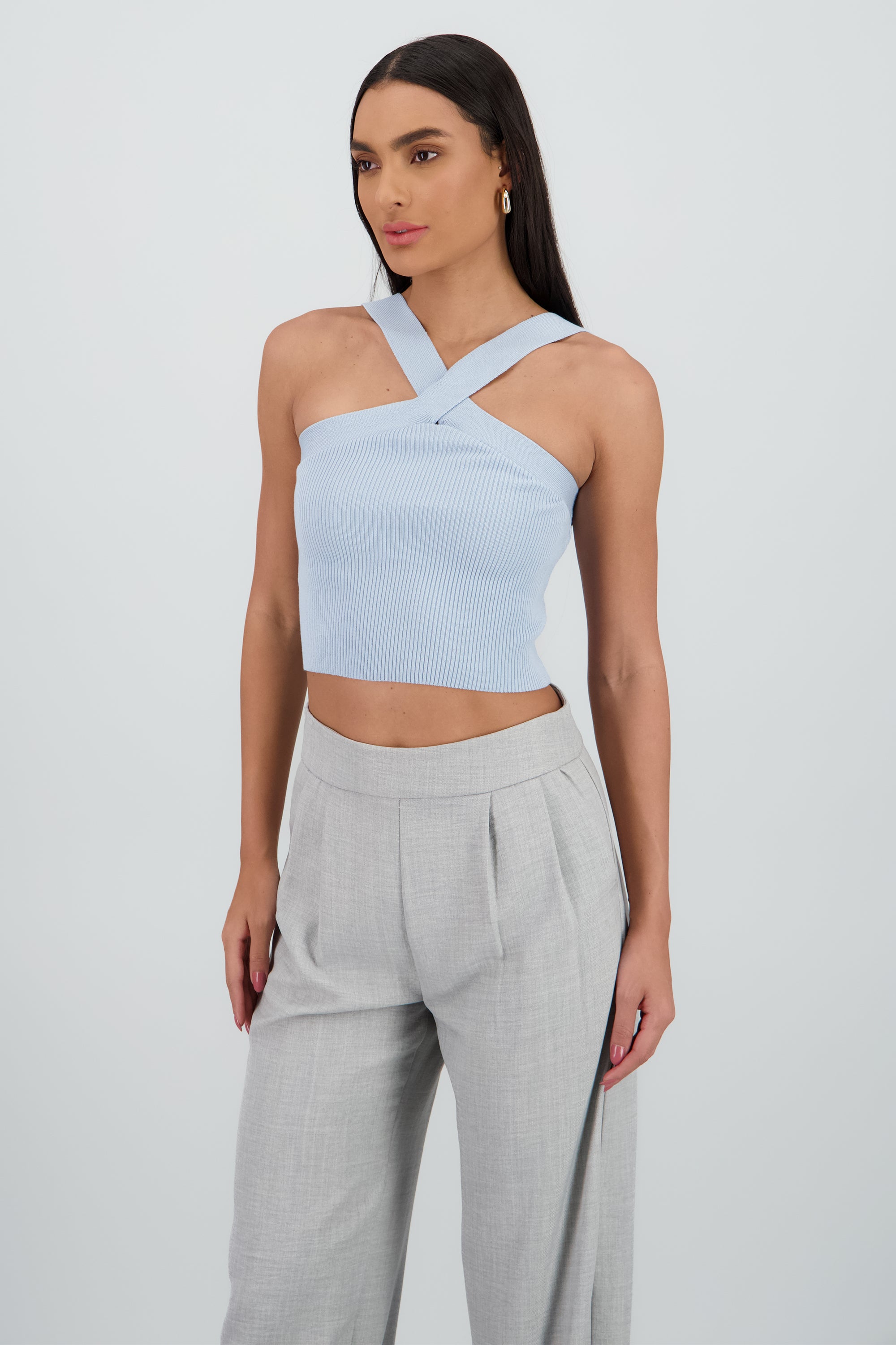 Top crop tejido cruzado AZUL PASTEL
