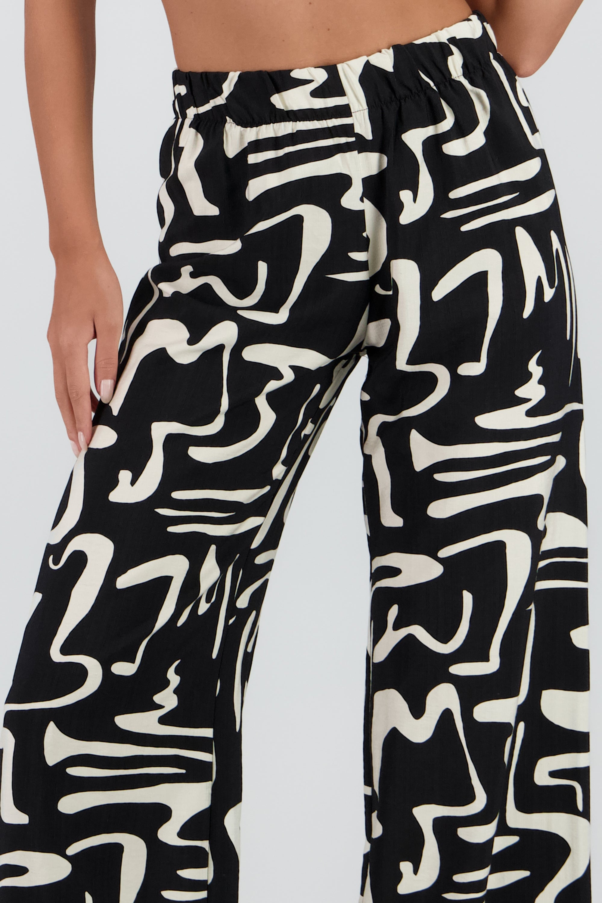 Pantalon wide leg estampado abstracto NEGRO COMBO