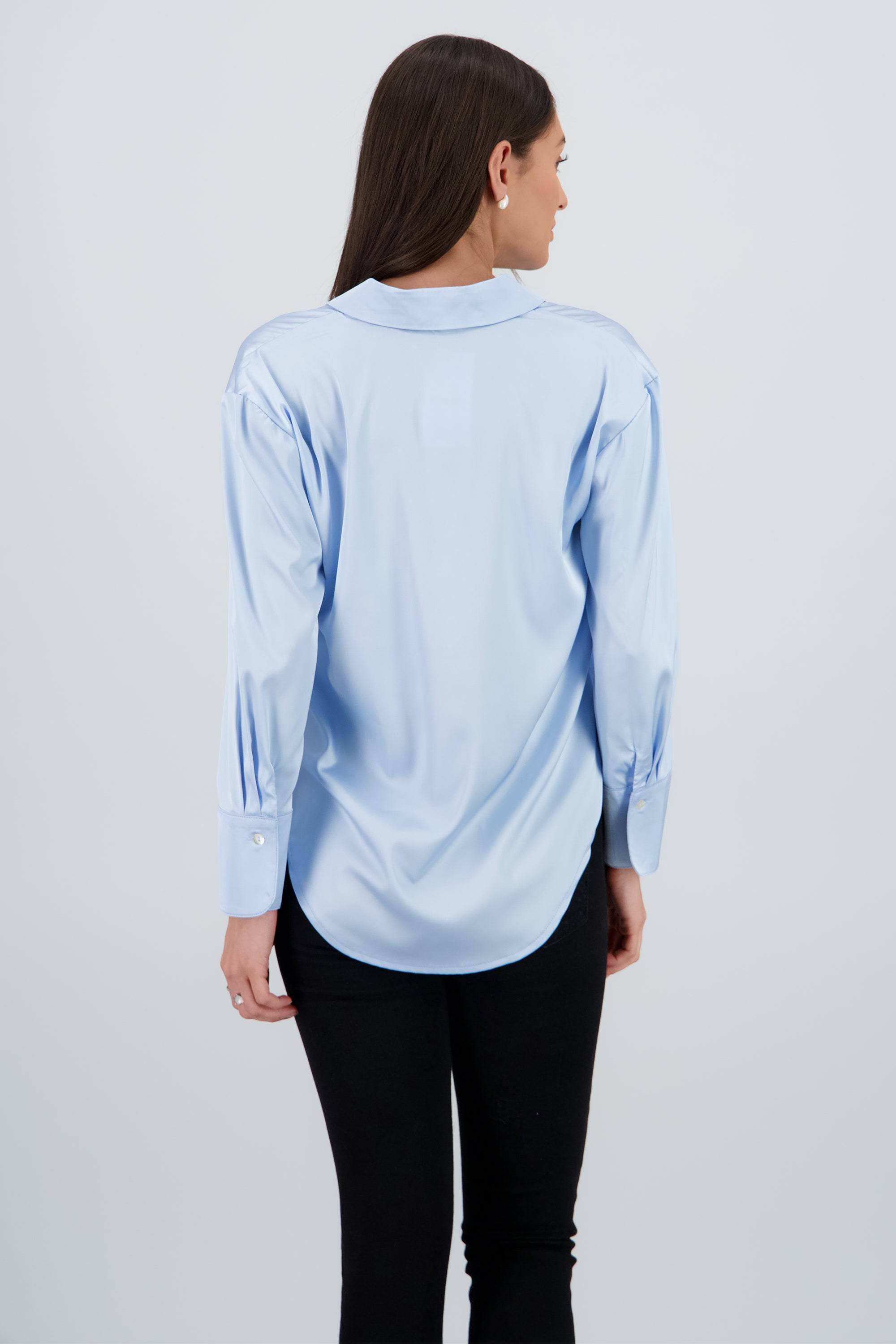 Camisa manga larga satinada detalle moños AZUL CIELO