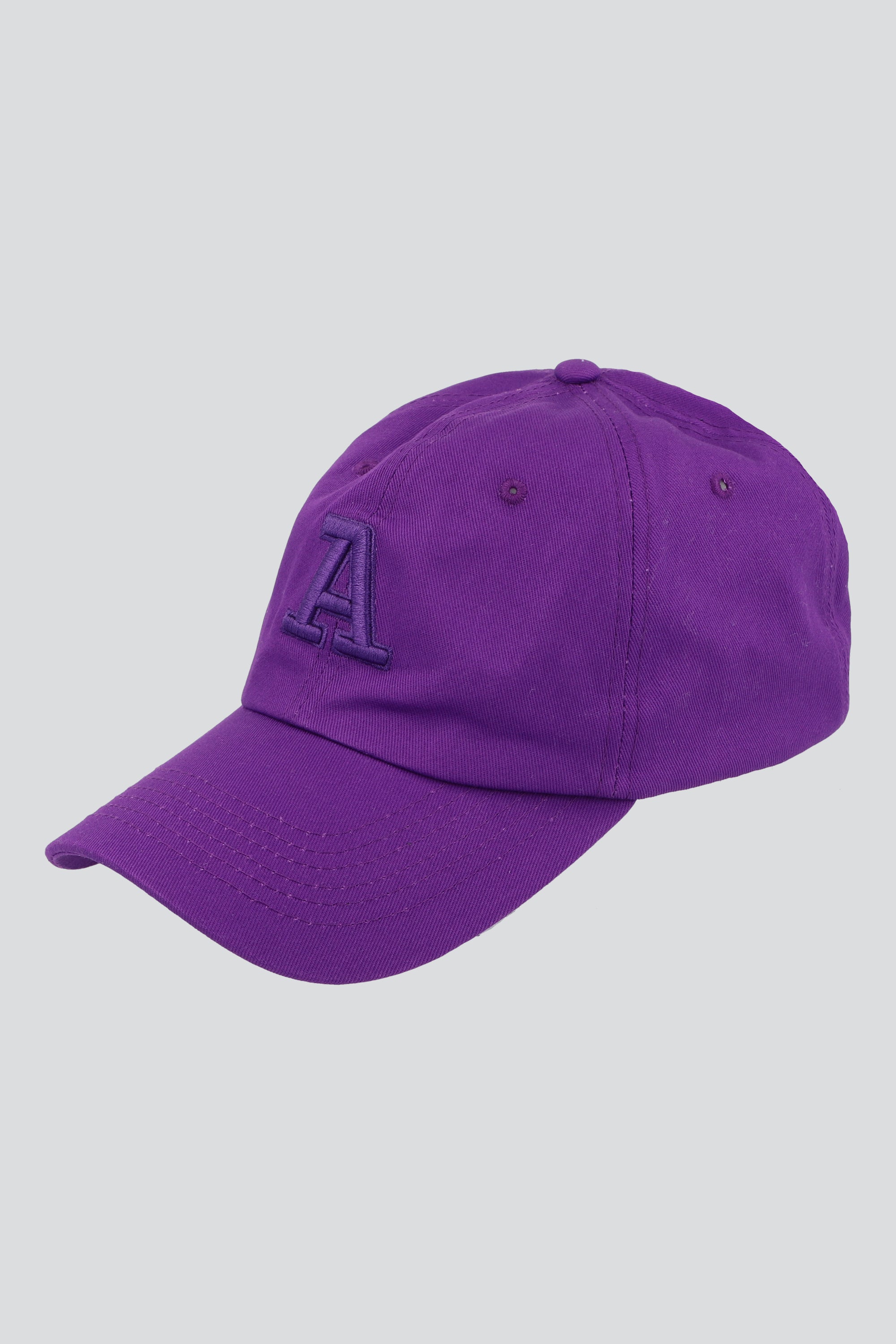 Gorra letra A MORADO