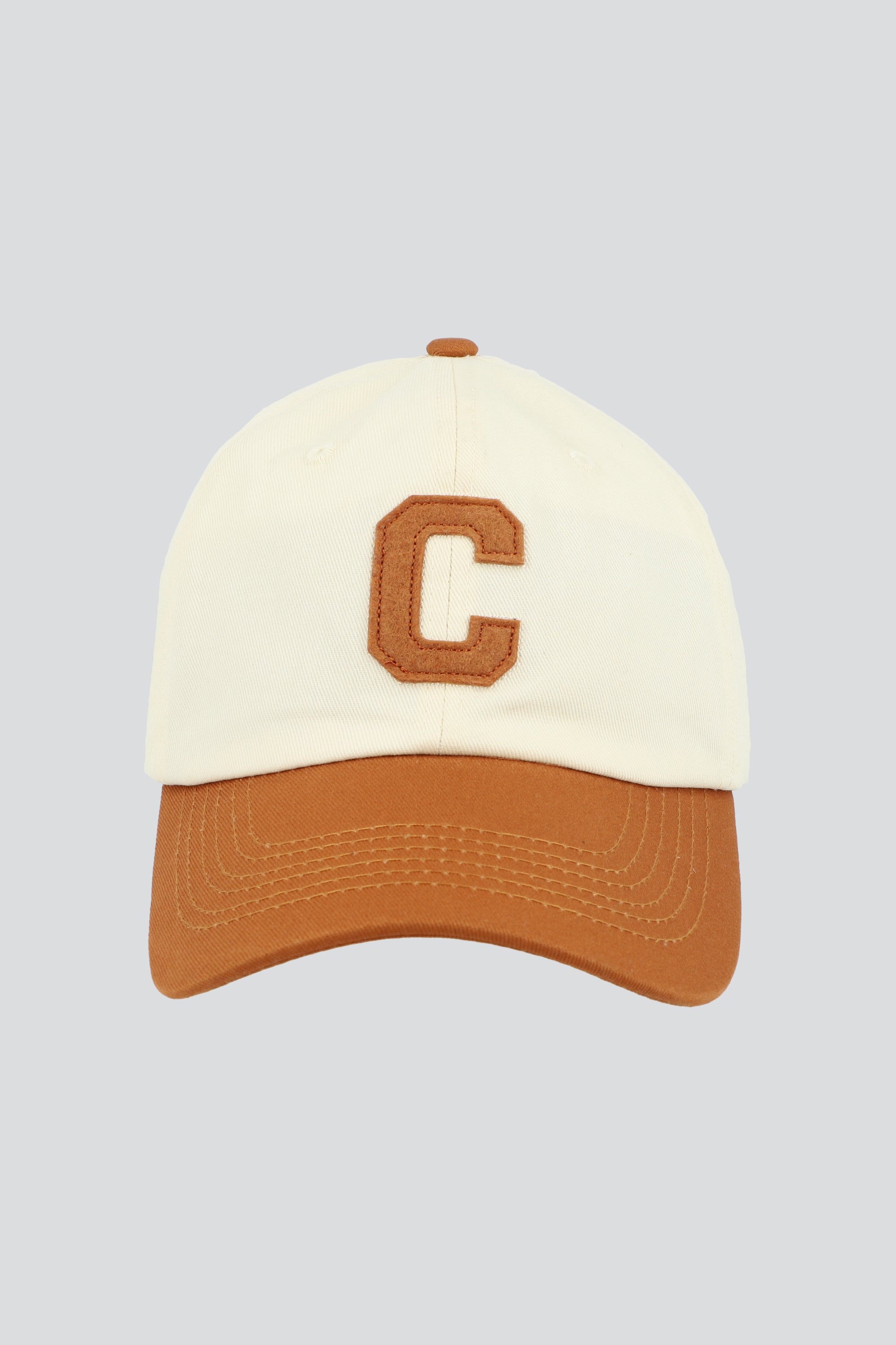 Gorra letra C contraste CAFE