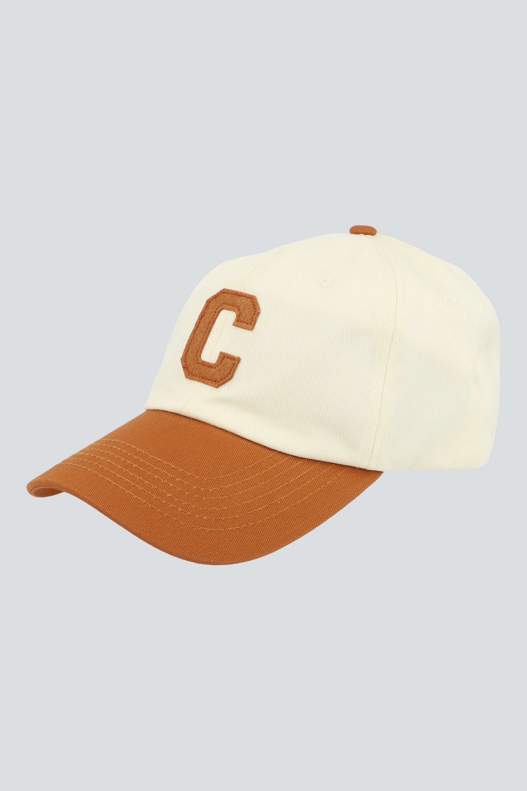 Gorra letra C contraste CAFE