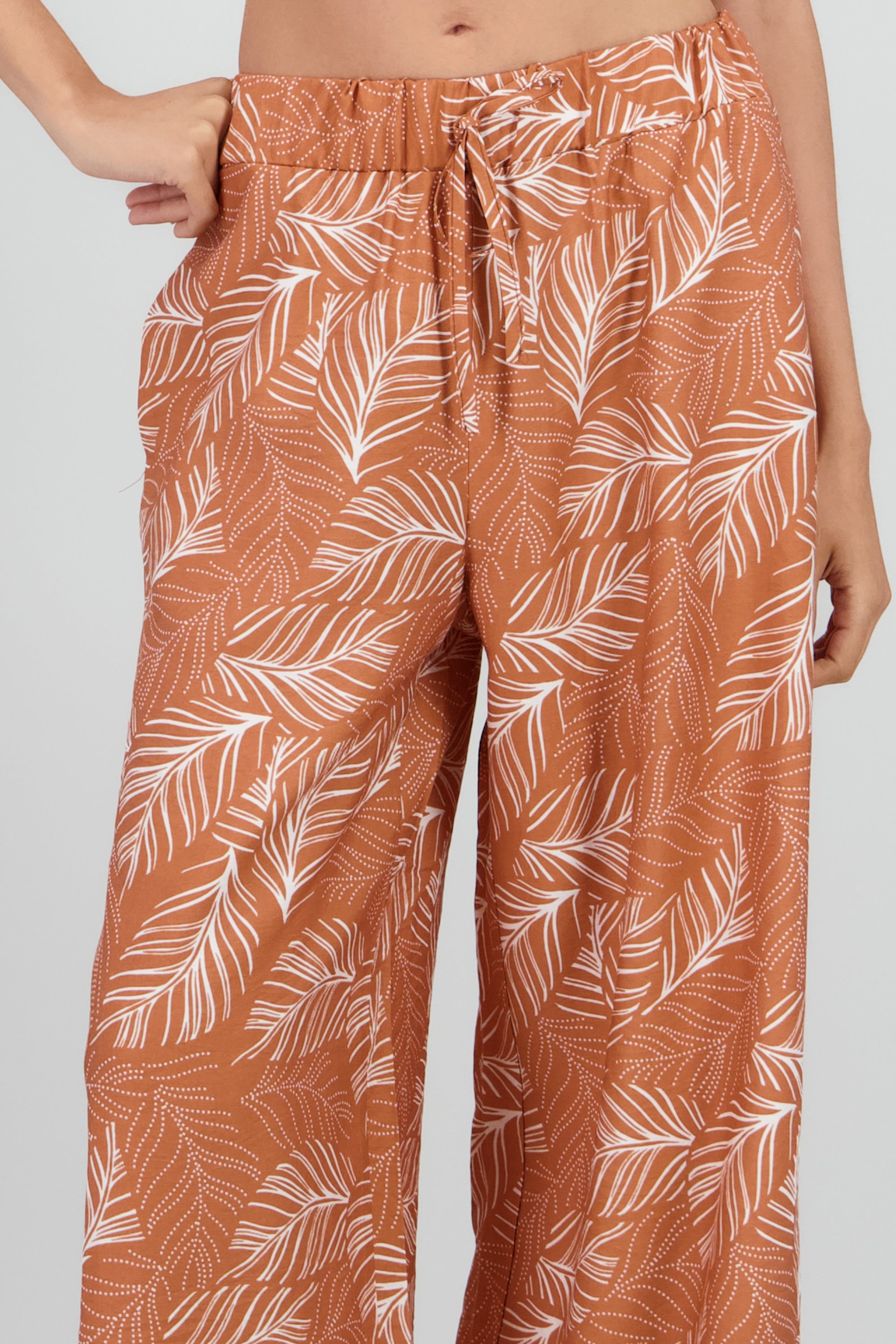 Pantalon amplio detalle resorte estampado tropical NARANJA COMBO