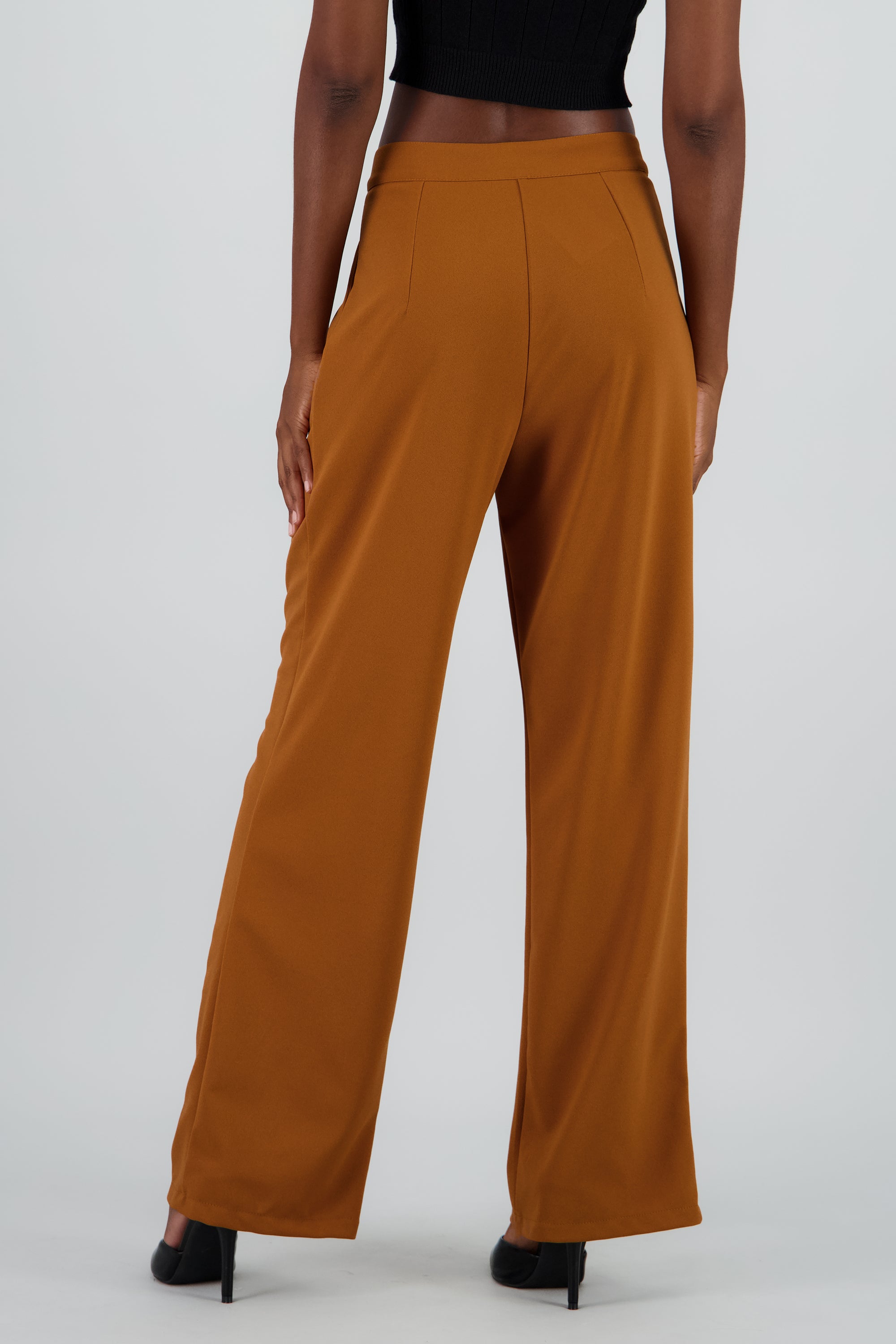Pantalon amplio pretina doble pinza CAMELLO
