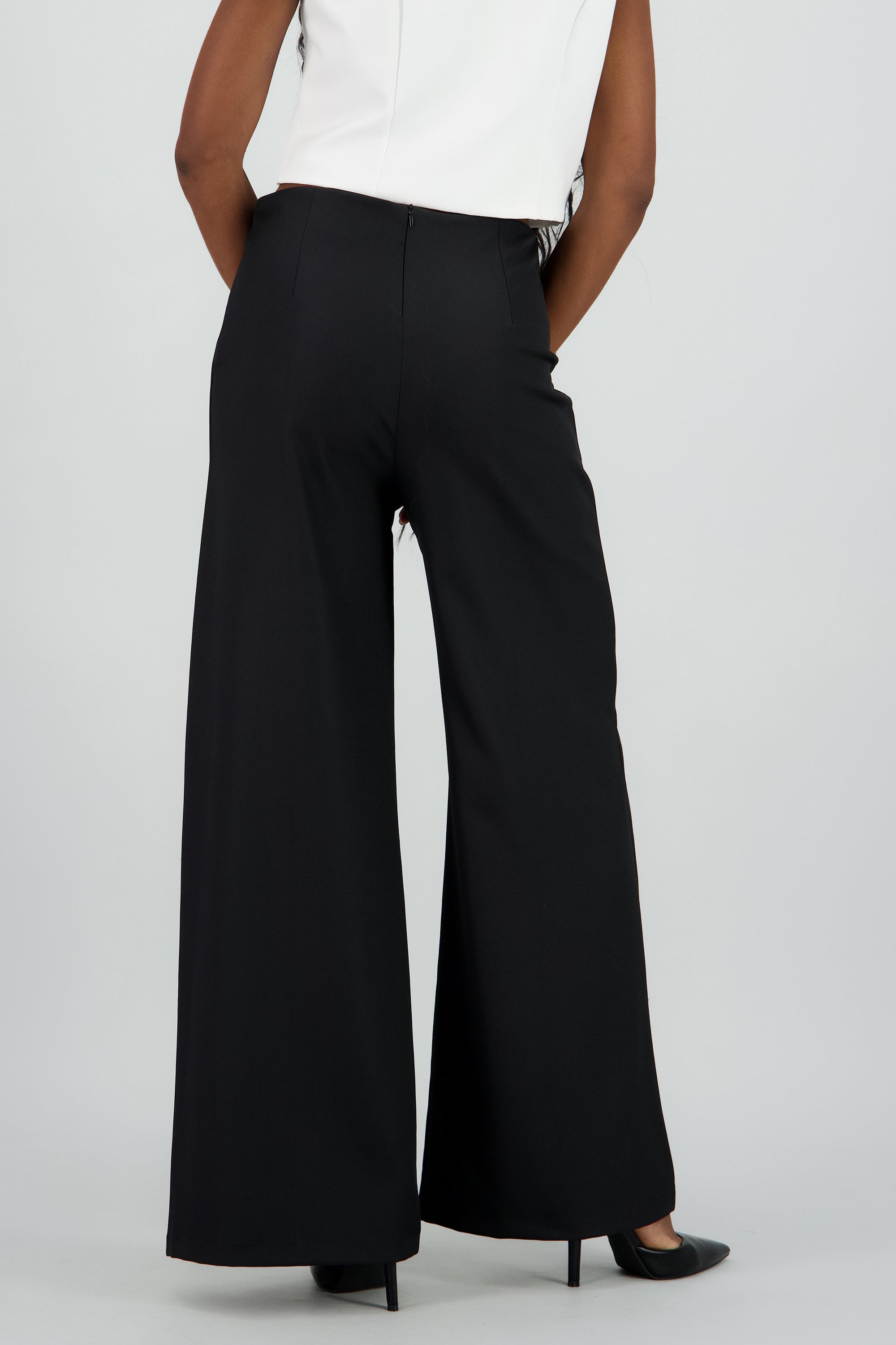 Pantalon amplio detalle costura NEGRO