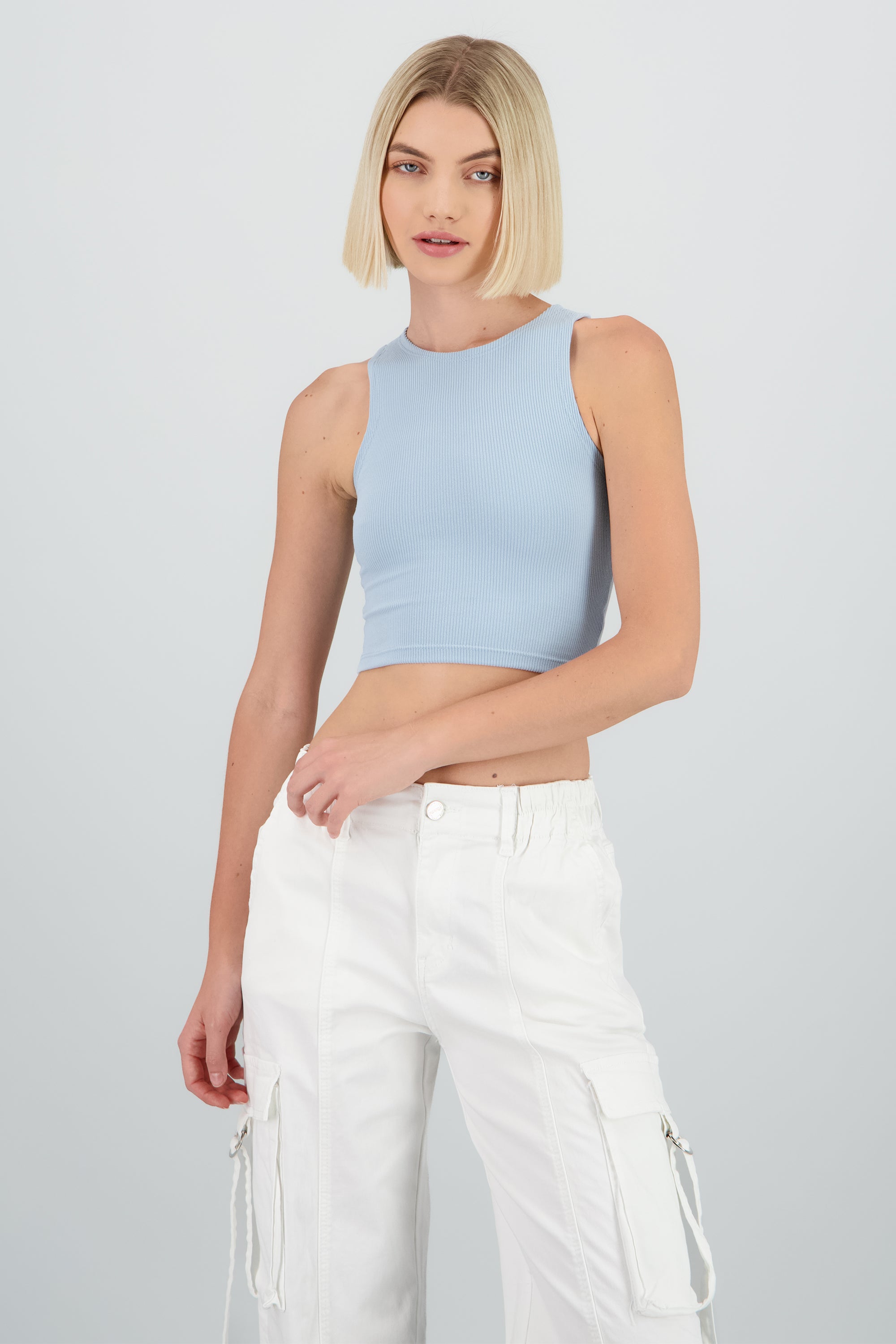 Top corto rib sin manga AZUL PASTEL