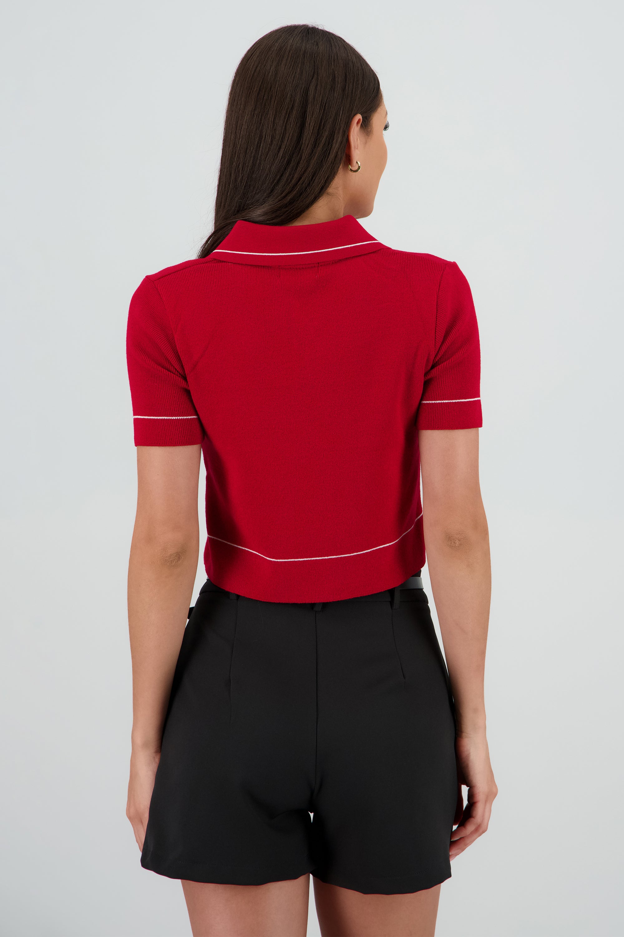 Top manga corta cuello camisero detalle linea ROJO