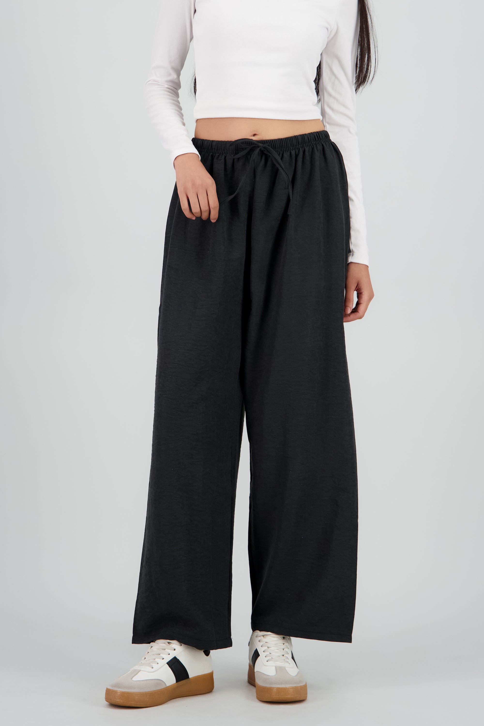 Pantalon liso NEGRO