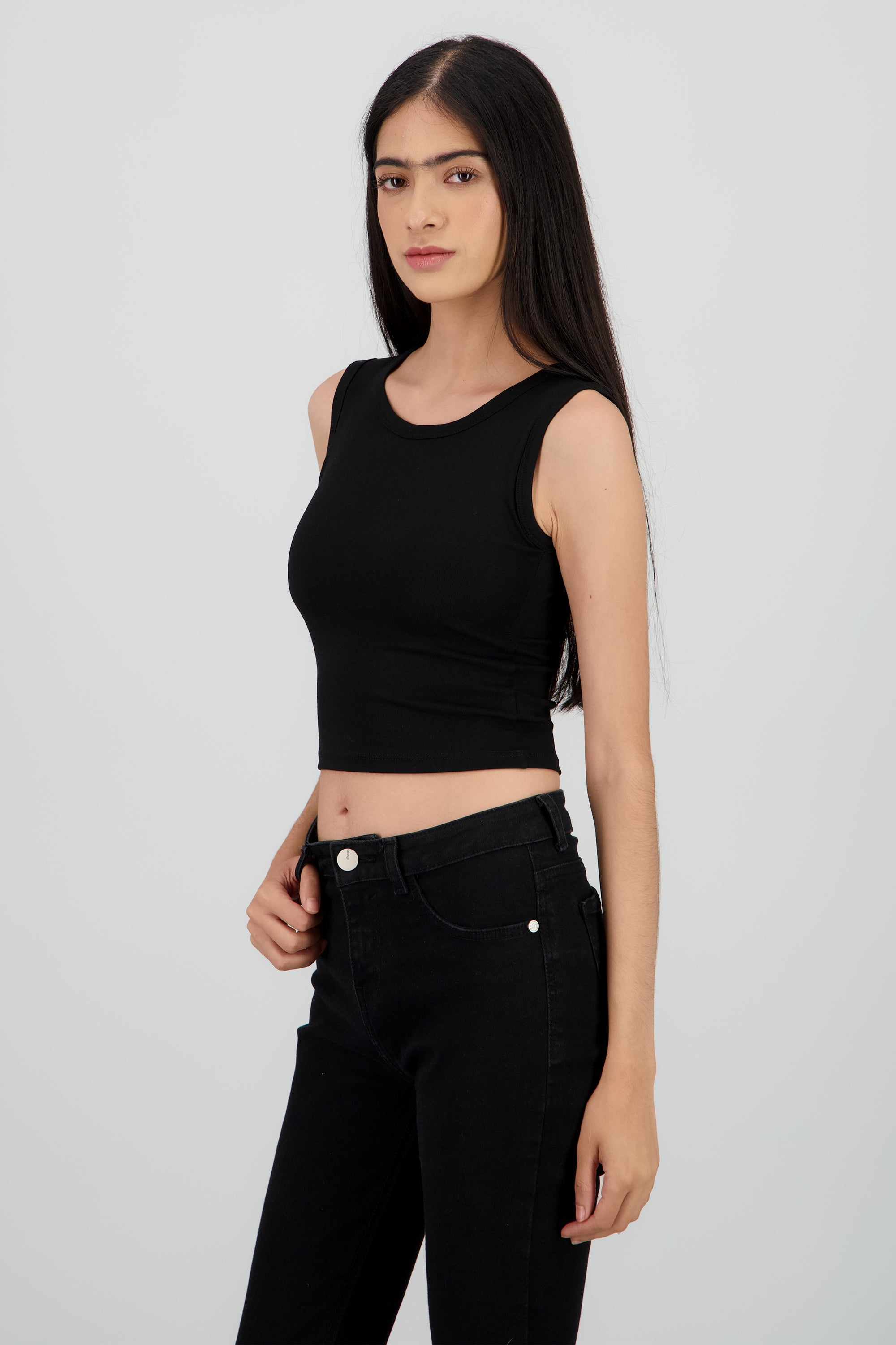 Tank top lisa con copas NEGRO