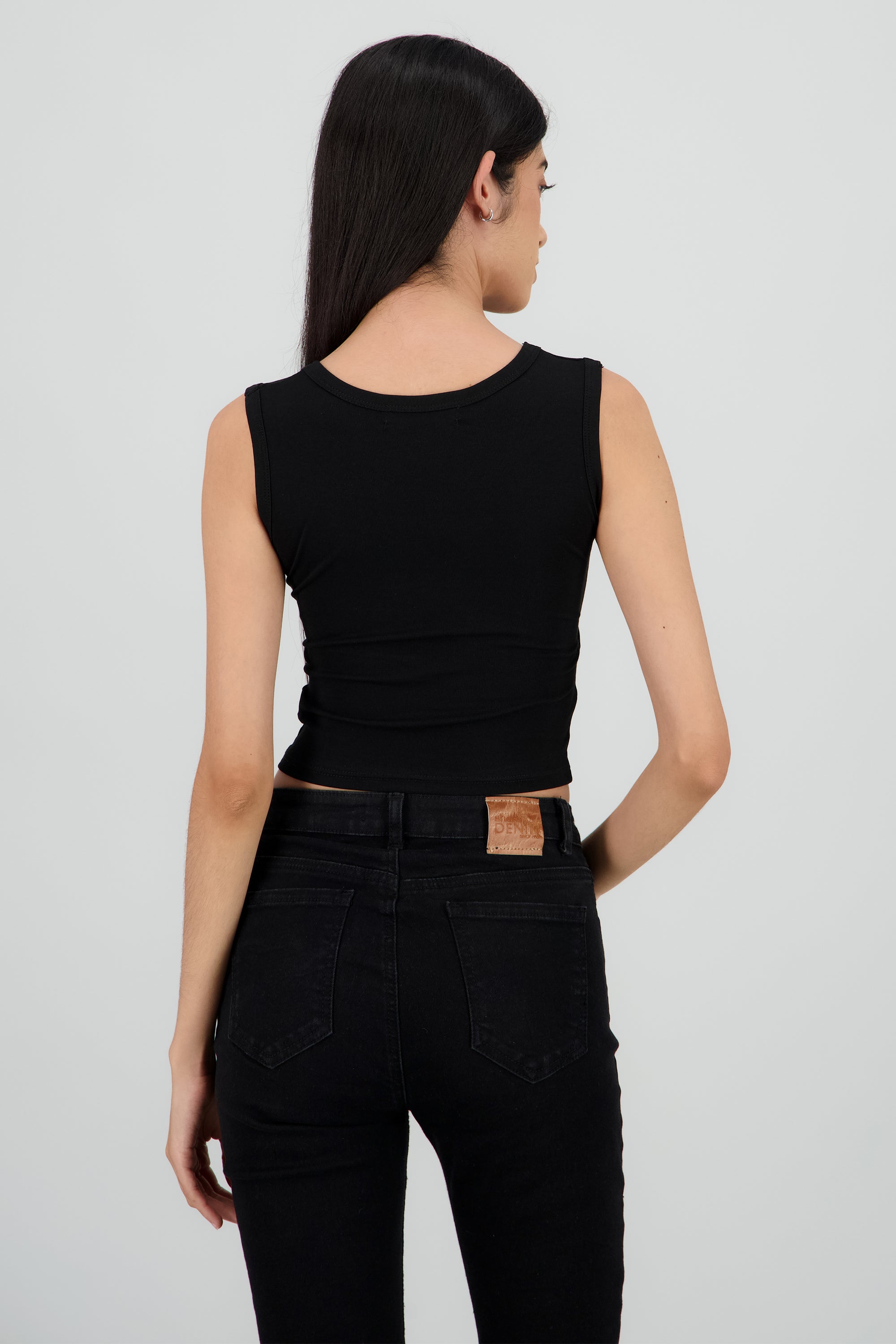 Tank top lisa con copas NEGRO