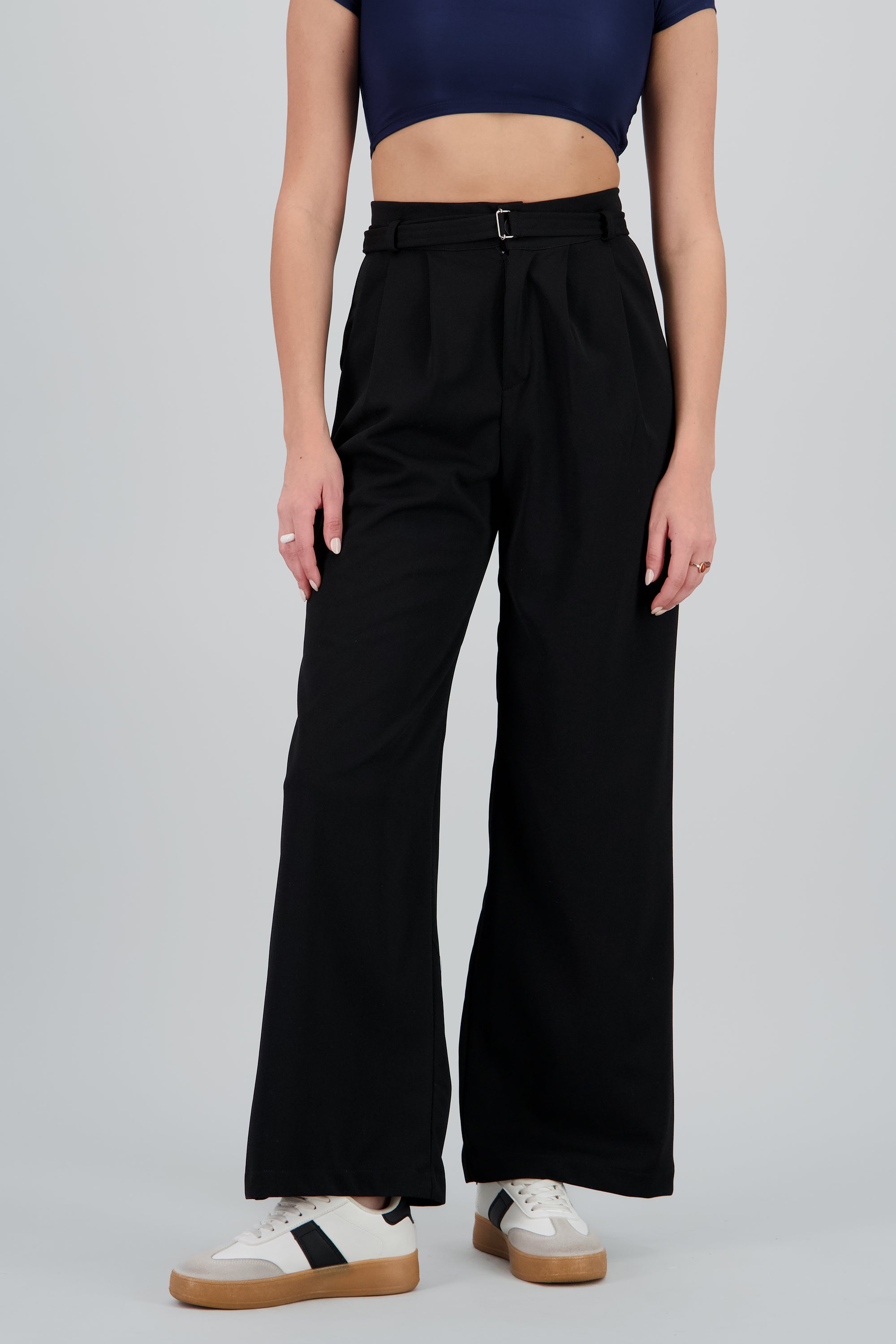 Pantalon liso detalle cinturon mini hevilla NEGRO