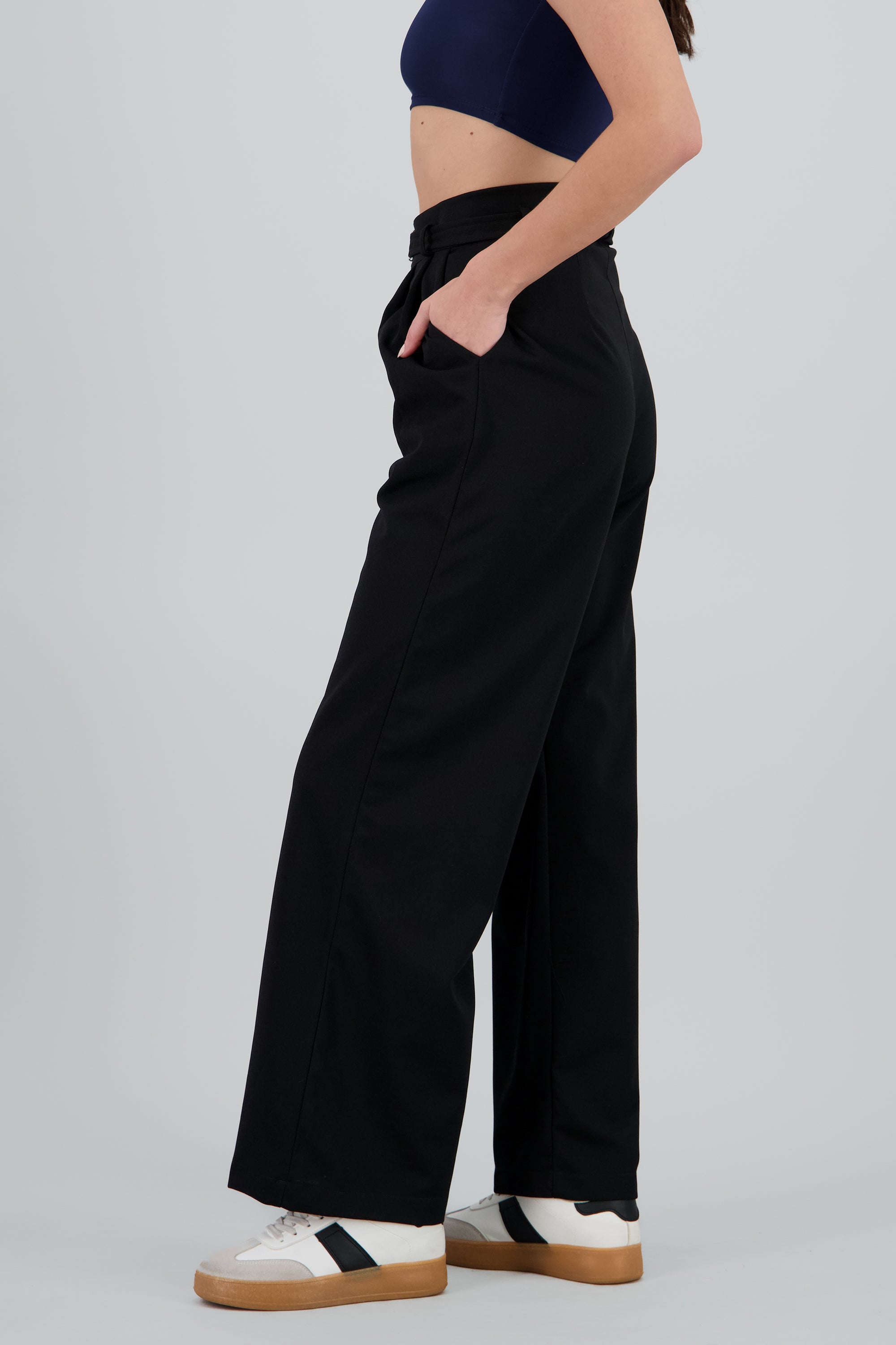 Pantalon liso detalle cinturon mini hevilla NEGRO