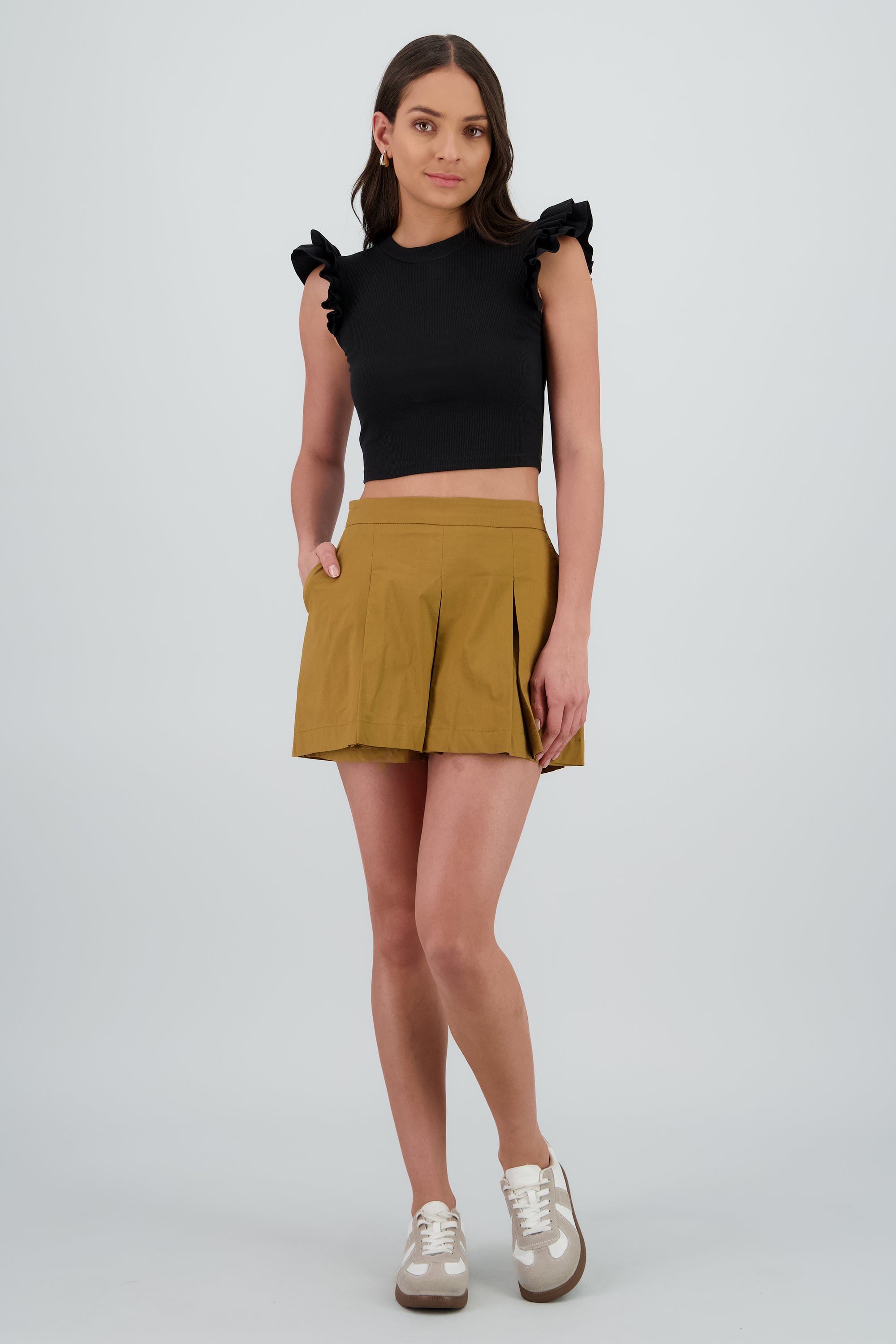Falda short tableada CAMELLO
