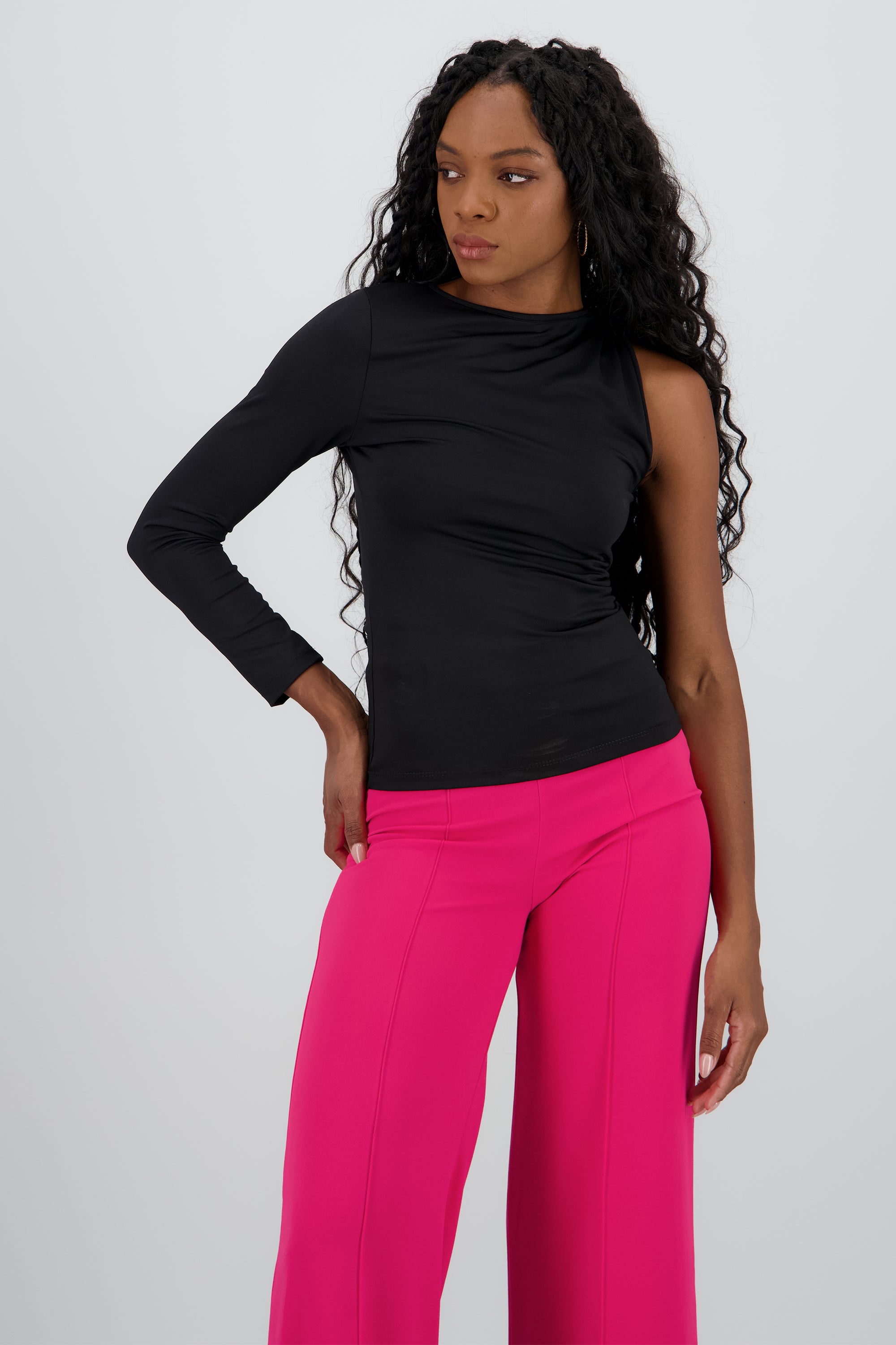 Top asimetrico detalle nudo NEGRO