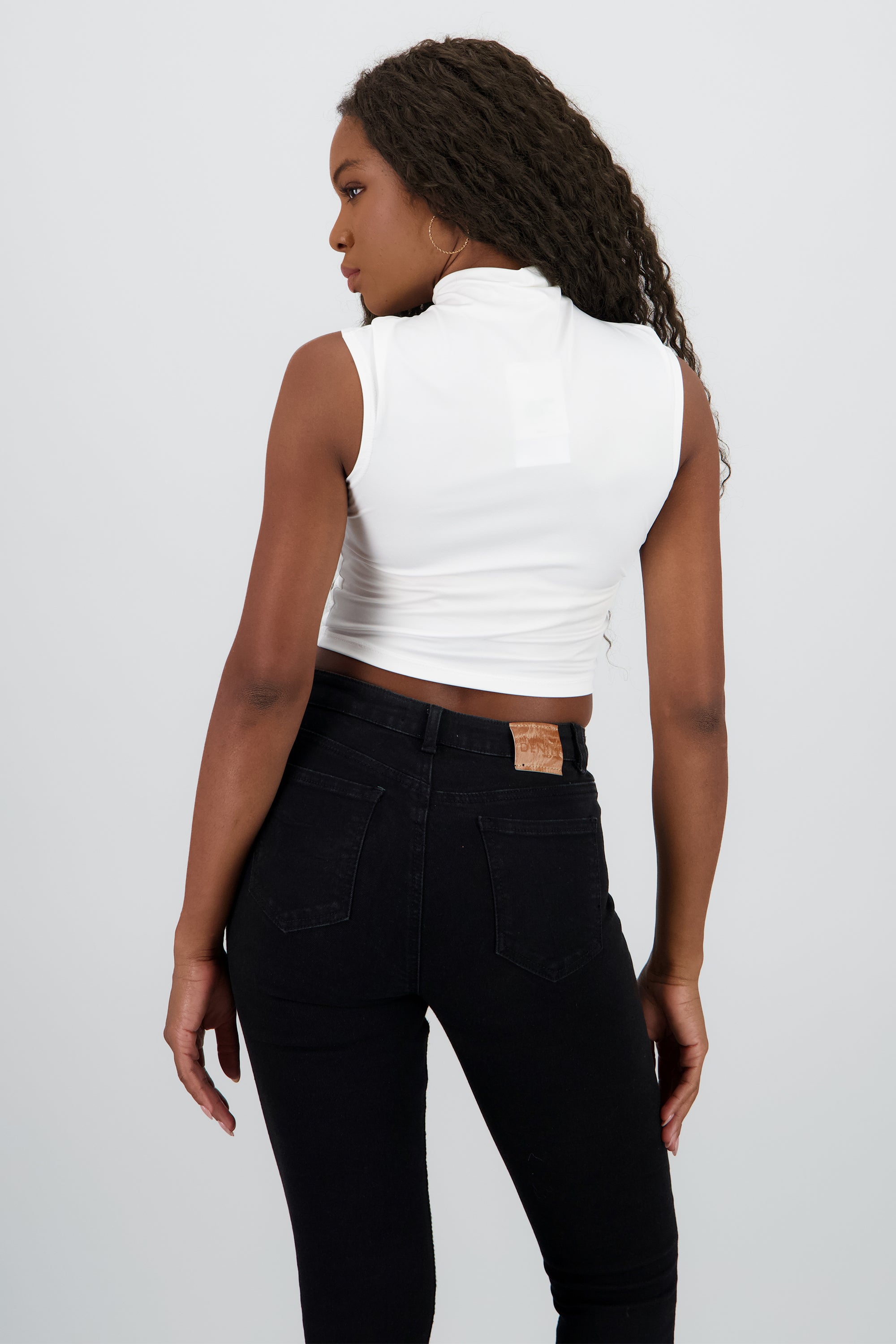 Top manga casquillo detalle cuello BLANCO
