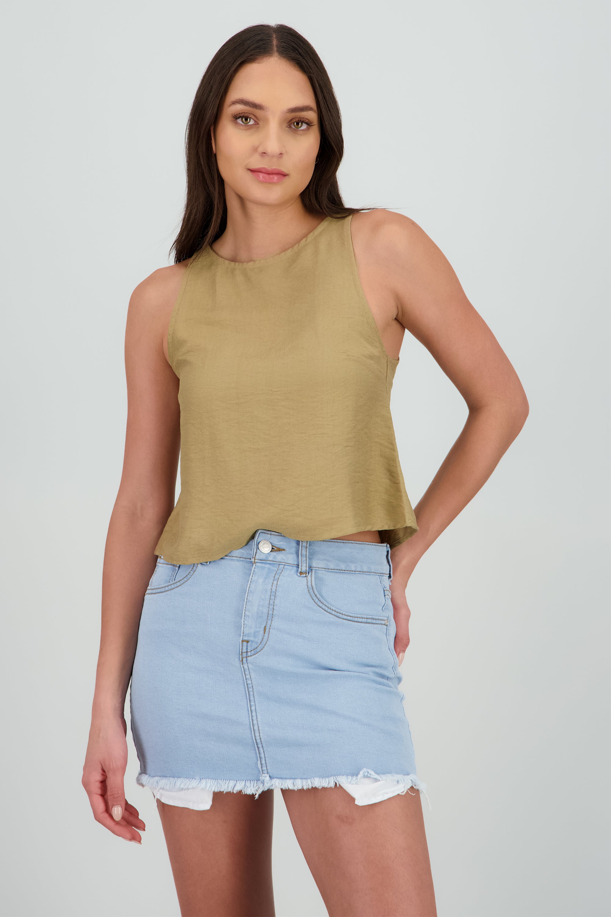 Blusa fluida sin manga CAMELLO