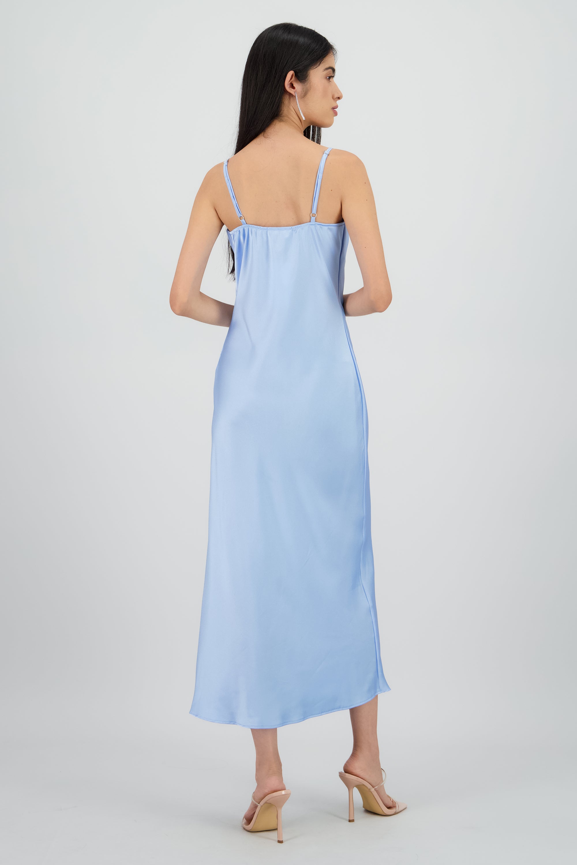 Vestido maxi satin escote columpio AZUL CIELO