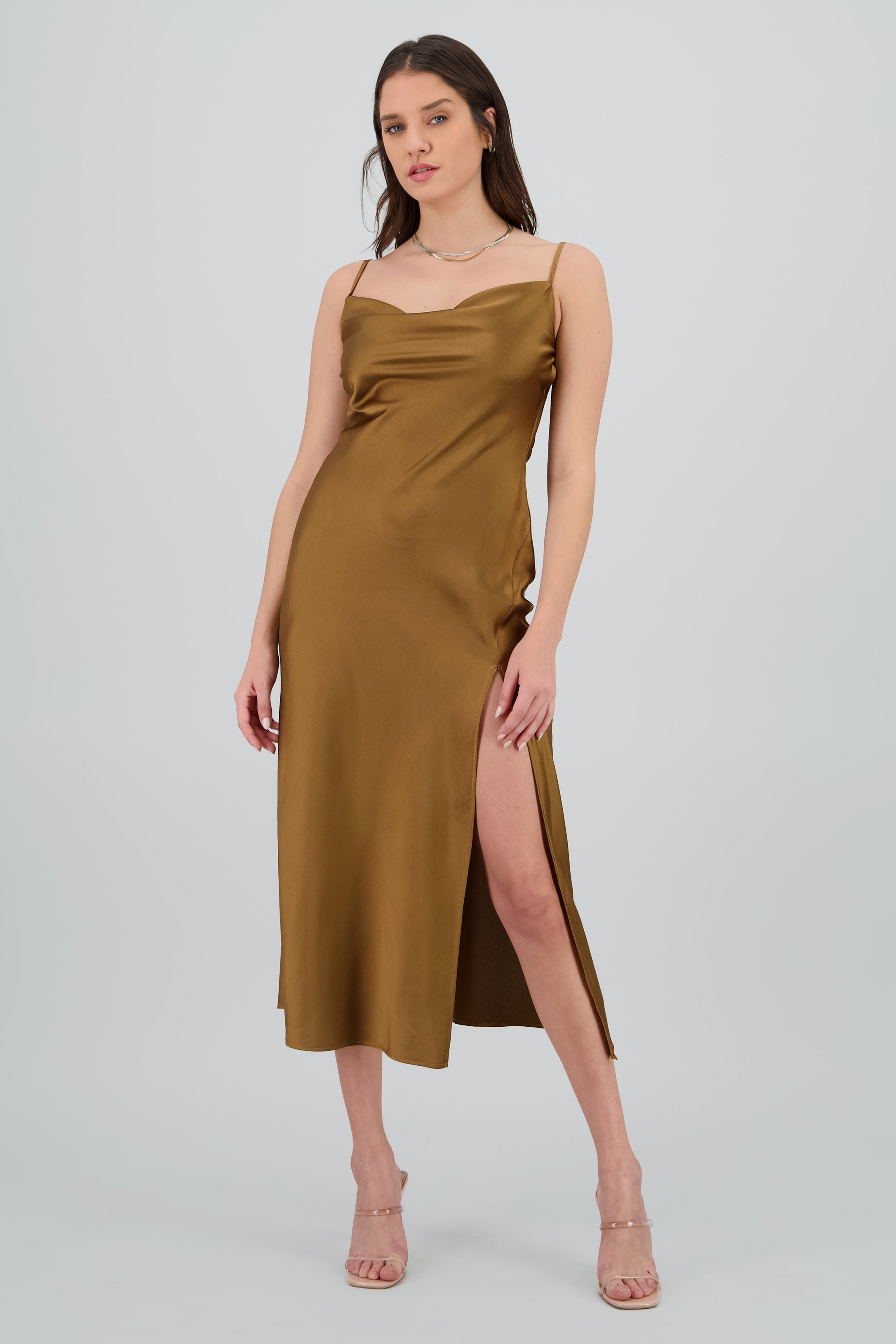 Vestido maxi satin escote columpio CHOCOLATE