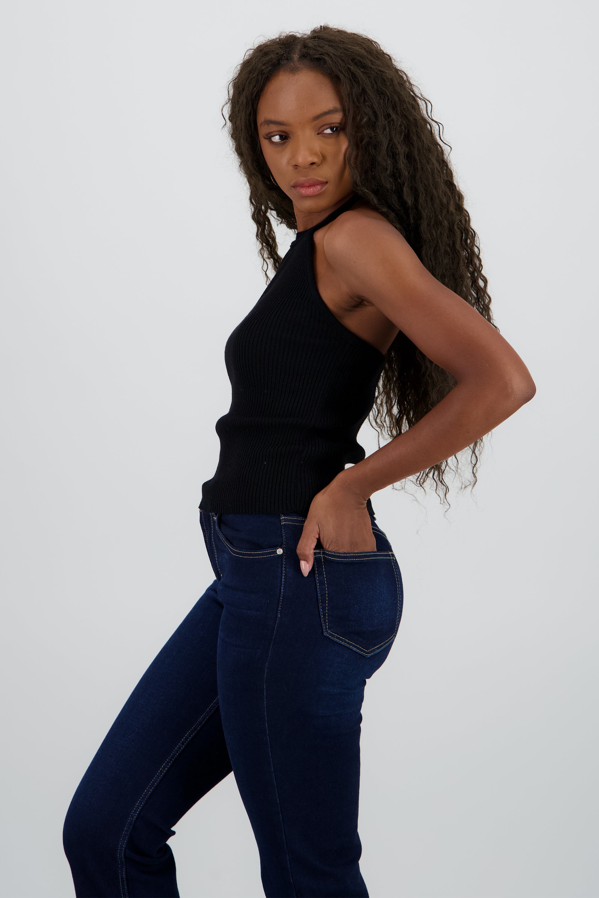 Top tejido halter NEGRO
