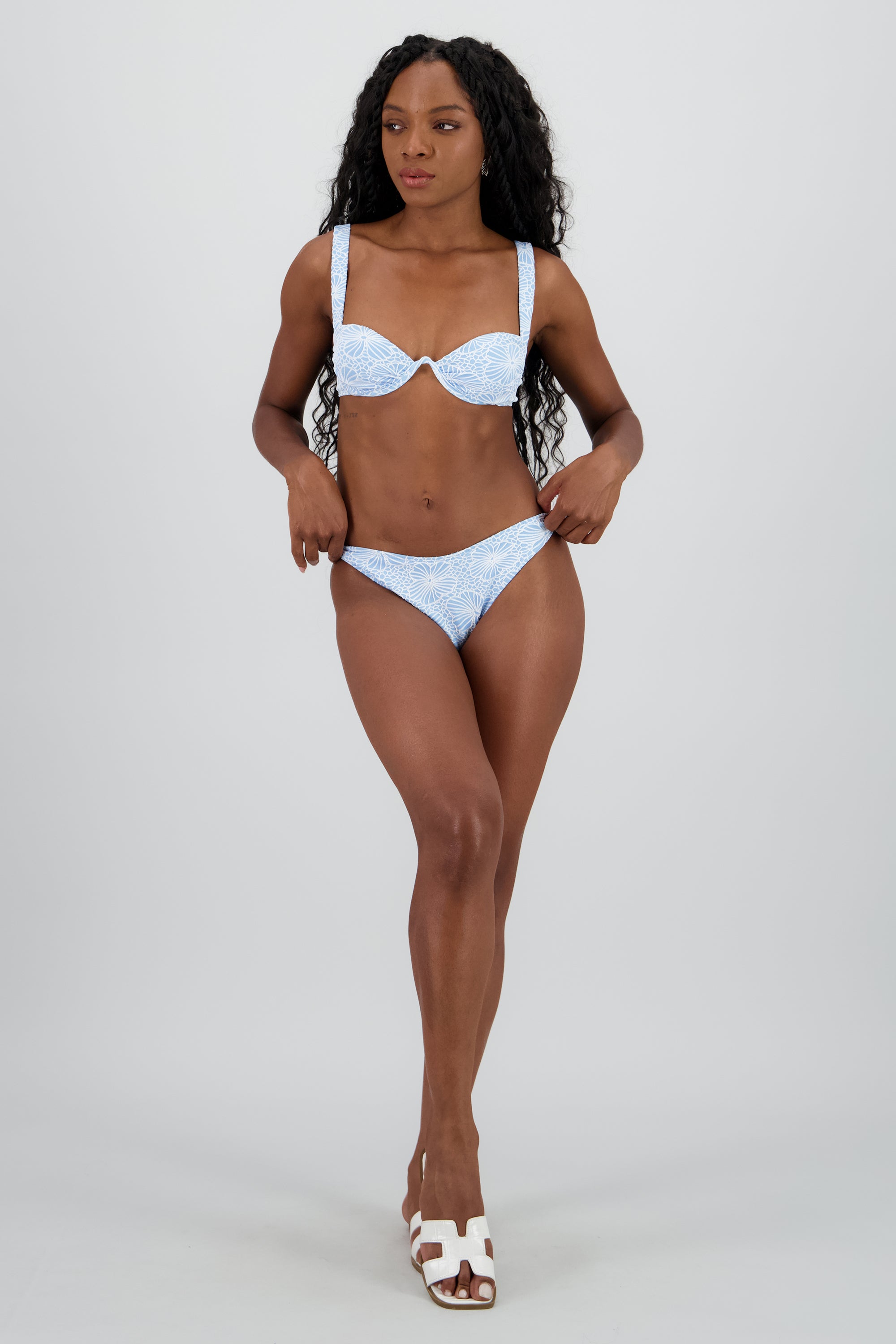 Bikini varilla flores textura AZUL COMBO